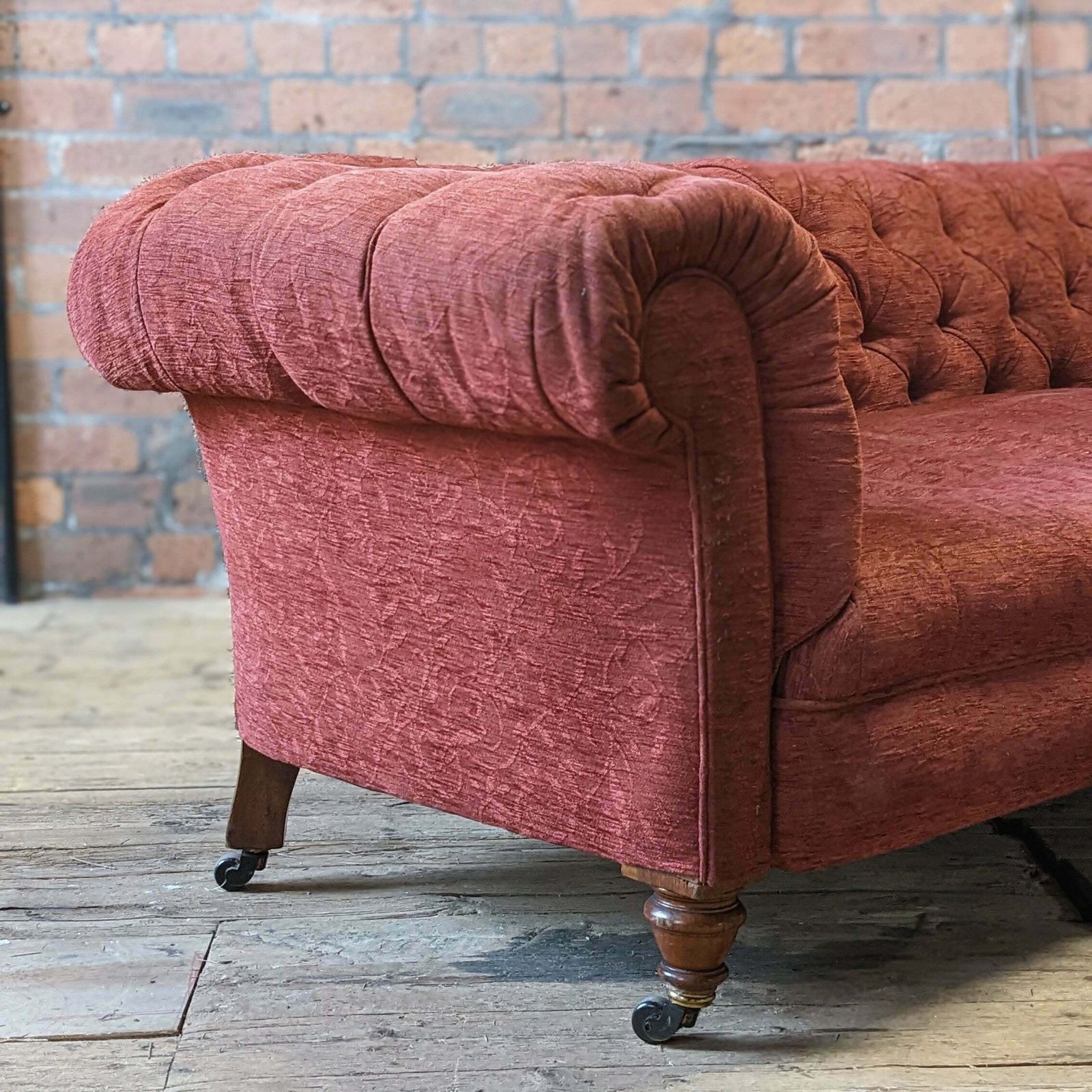 Hampton & Sons Chesterfield Sofa photo furniture