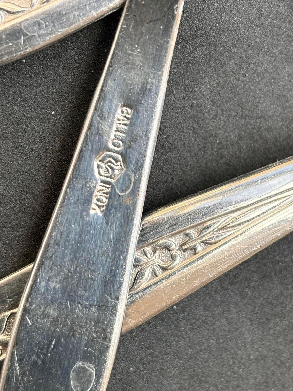 Vintage Flatware Set 28 Pieces Boho Chic Cutlery Mid Century Vintage Metal Wedding Gift Stainless Steel Table Decor Family Gift photo buy