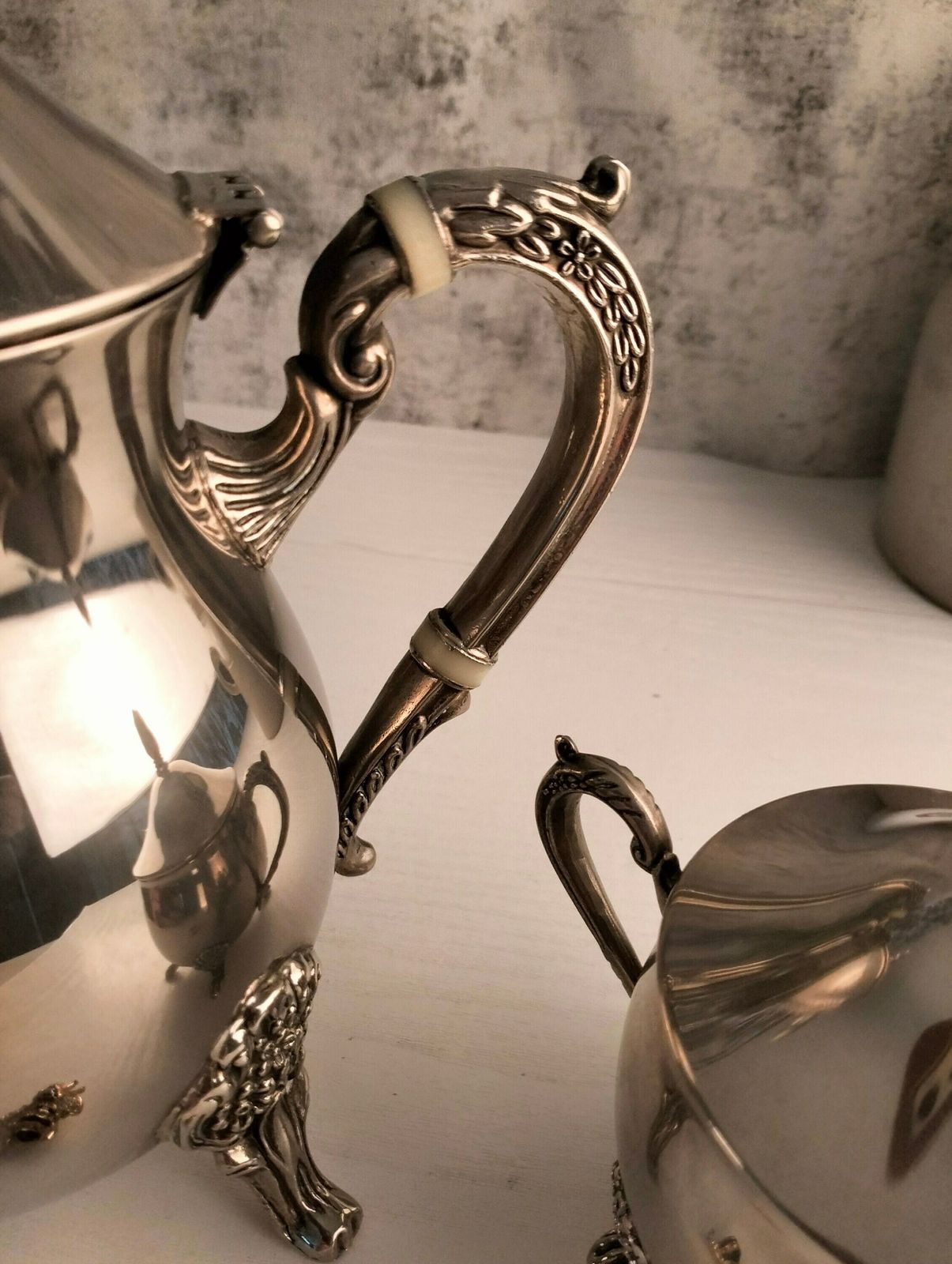 Antique Silver Plated Coffee Pot, Antique Silver Plated Sugar Bowl, Antique Silver Plated Coffee Pot & Sugar Bowl, Silver Plated Cafetière photo 131.25