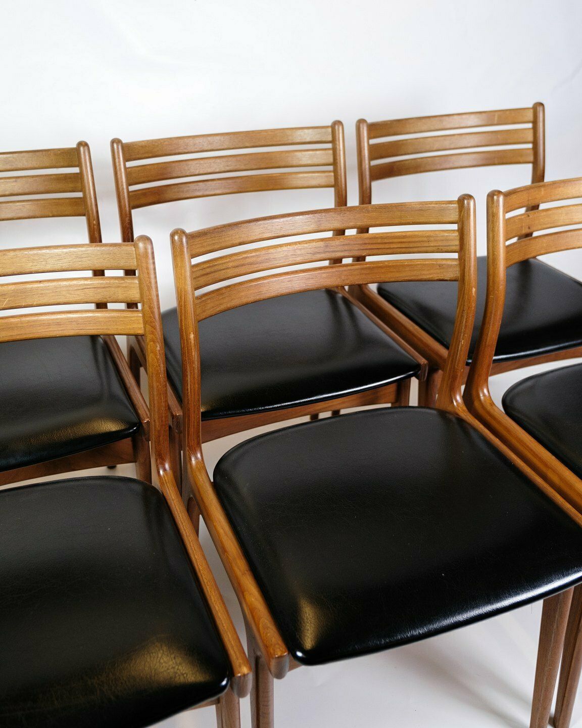 Set Of 6 Dining Chairs  Model U20 In Teak & Black Leather By Johannes Andersen For Uldum Møbelfabrik From 1960s photo furniture