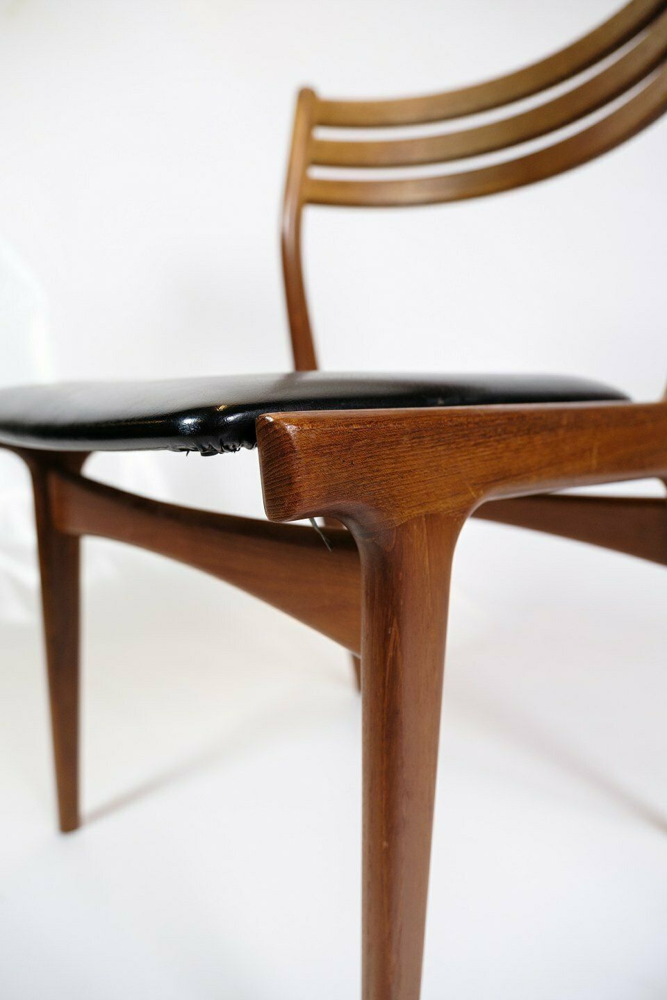 Set Of 6 Dining Chairs  Model U20 In Teak & Black Leather By Johannes Andersen For Uldum Møbelfabrik From 1960s photo 3475.0