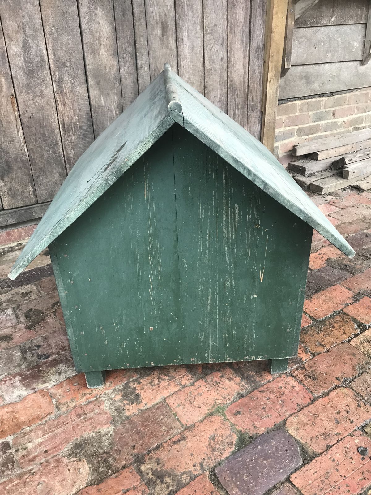 Vintage Wooden Dog Kennel . photo vinterior