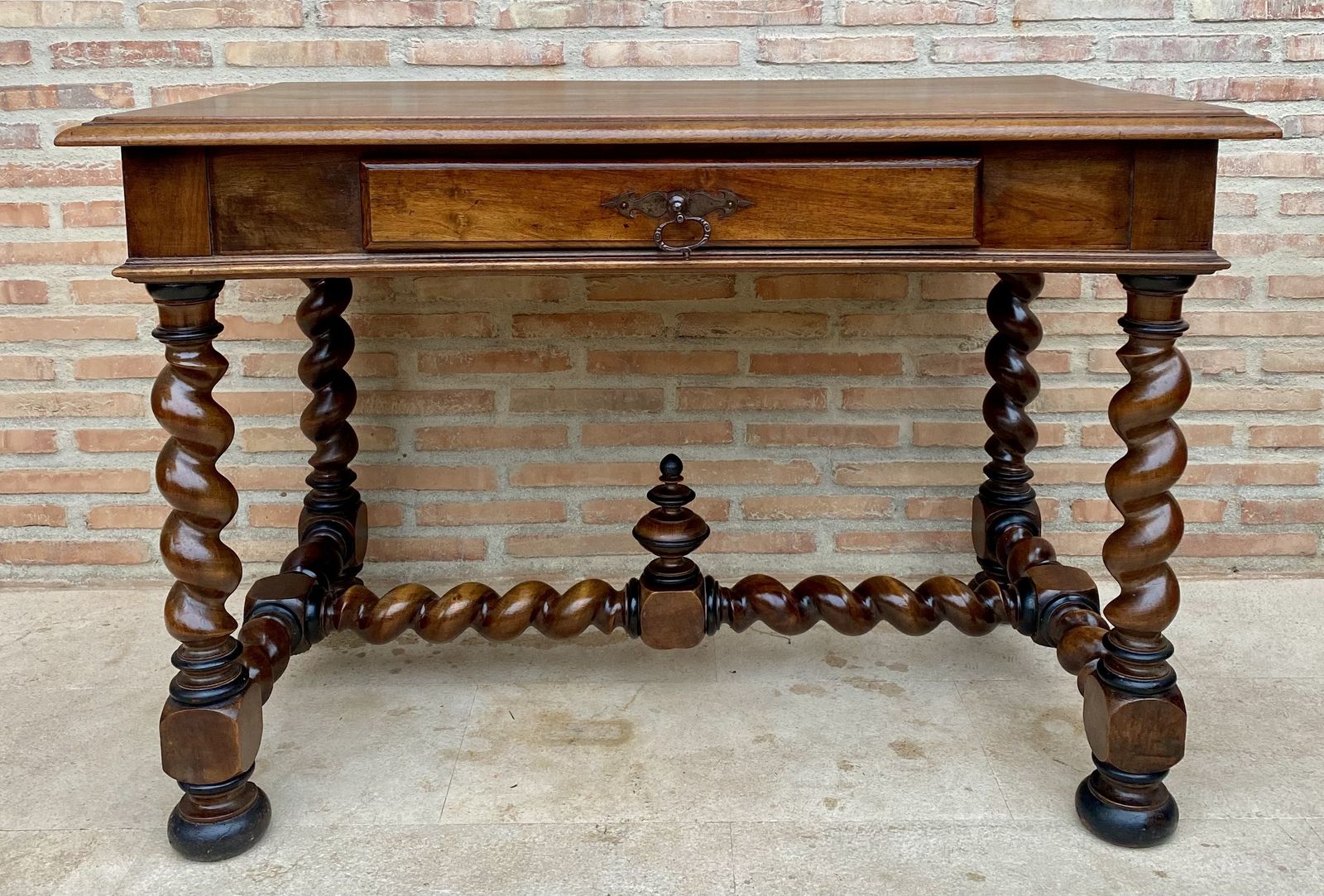 Early 19th Century French Walnut Work Table Or Desk With One Drawer photo vinterior