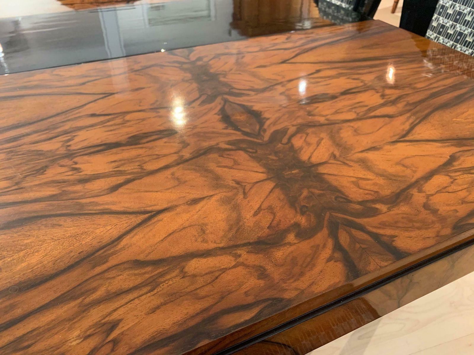 photo vintage Expandable Art Deco Dining Table, Amazing Walnut Veneer, France, Circa 1930