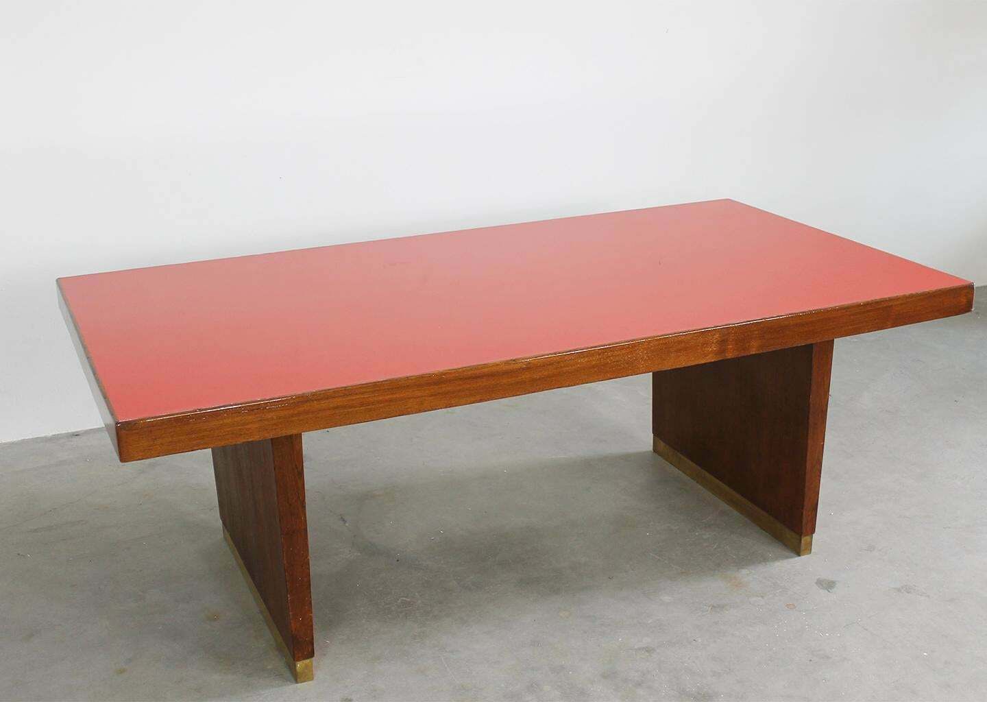 Gio Ponti Table In Oak Brass And Red Laminate Italian Manifacture 1950s photo vinterior