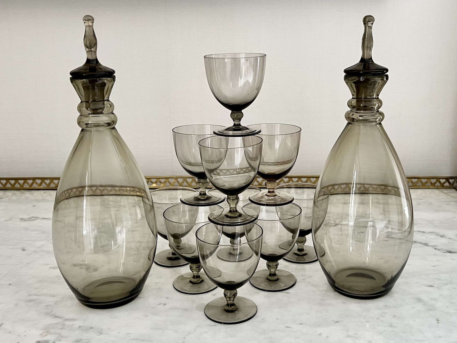 Pair Scandinavian Smoked Decanters & 10 Glasses Suite