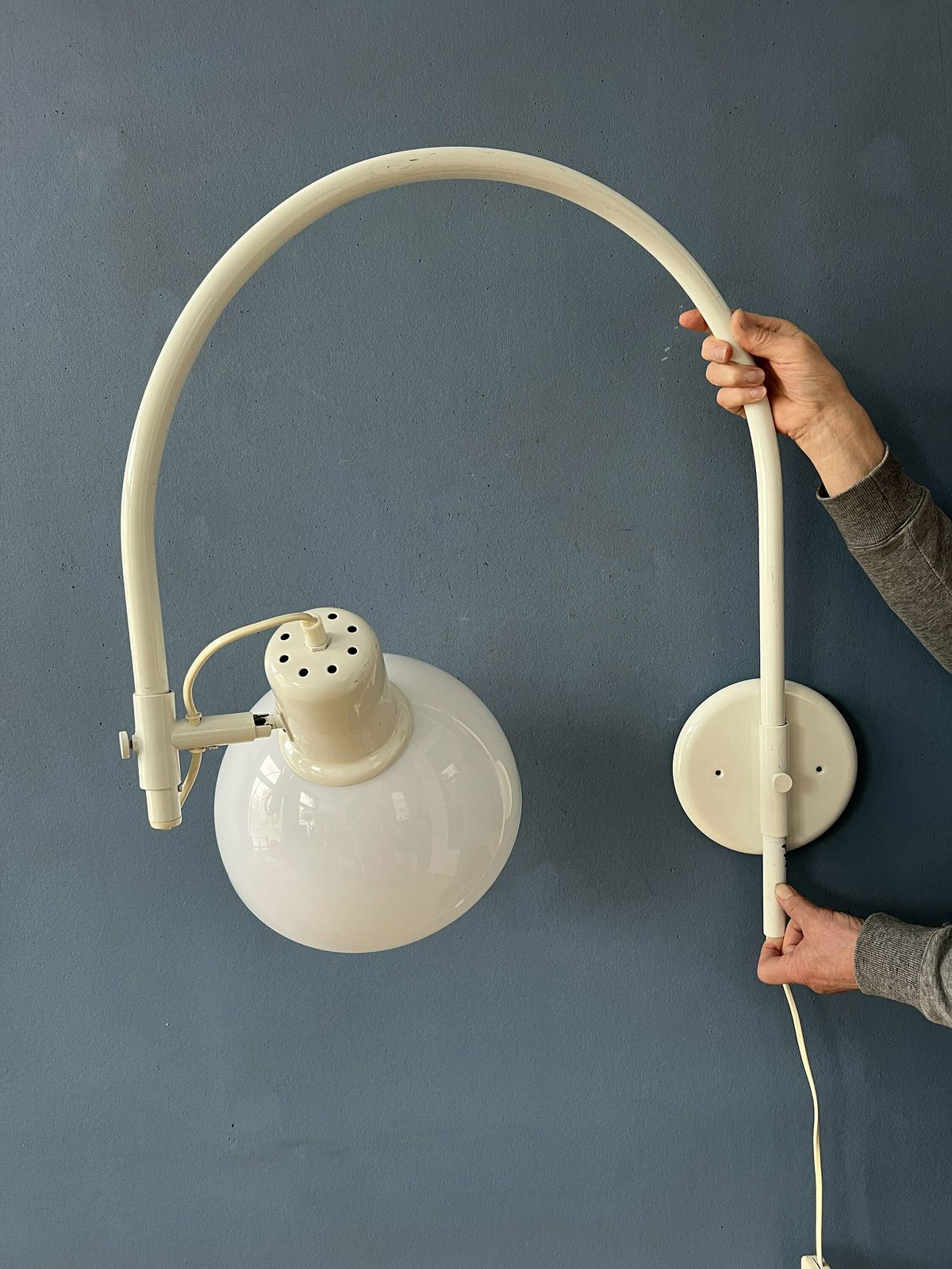 Witte Mid Century Herda Space Age Boogwandlamp photo buy