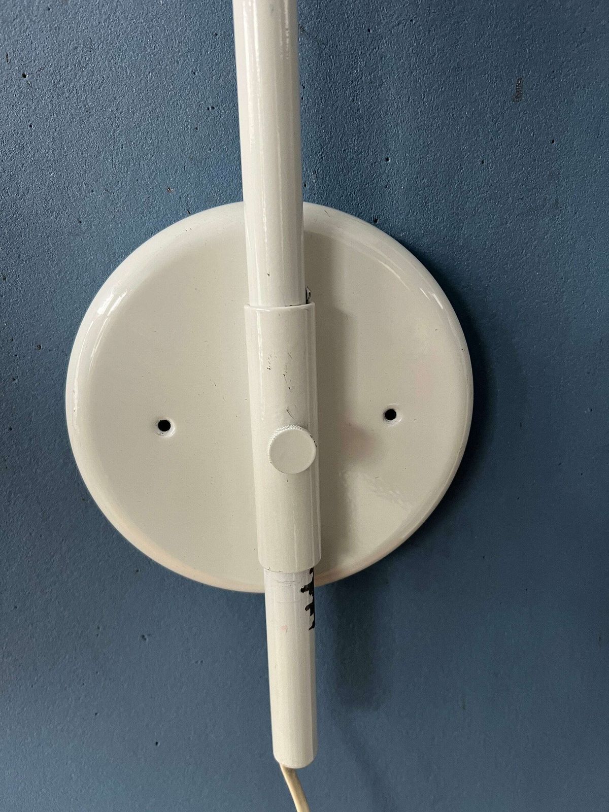 photo furniture Witte Mid Century Herda Space Age Boogwandlamp