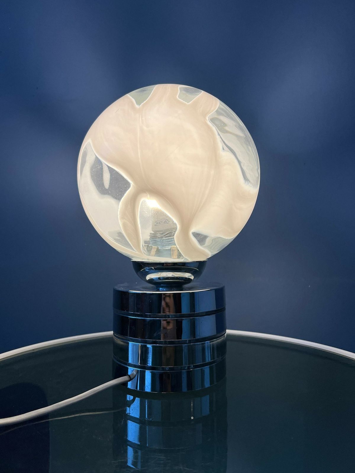 Mid Century Bureaulamp Met Glazen Kap En Chromen Voet photo furniture