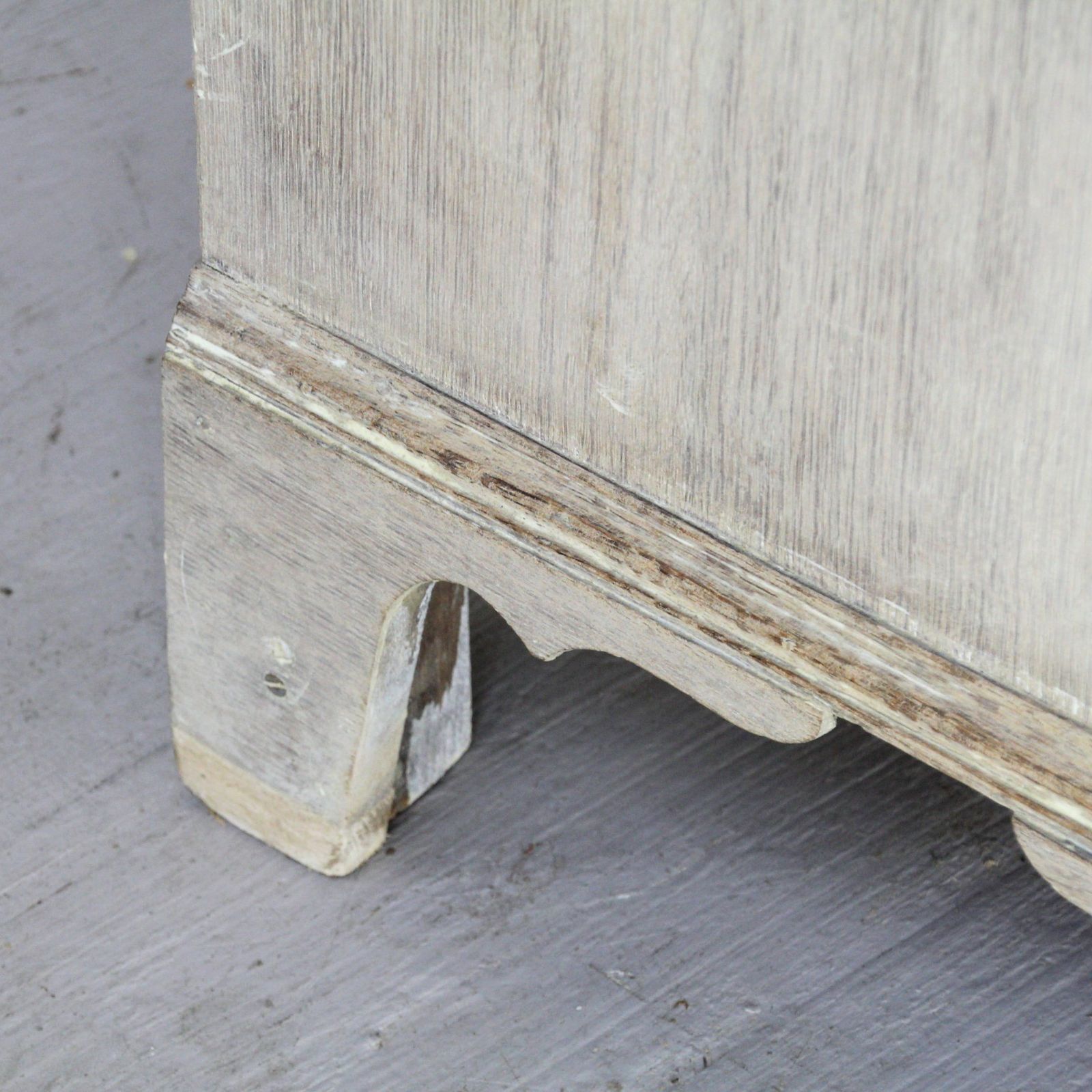 Antique Lime Washed Oak Chest Of Drawers photo vinterior