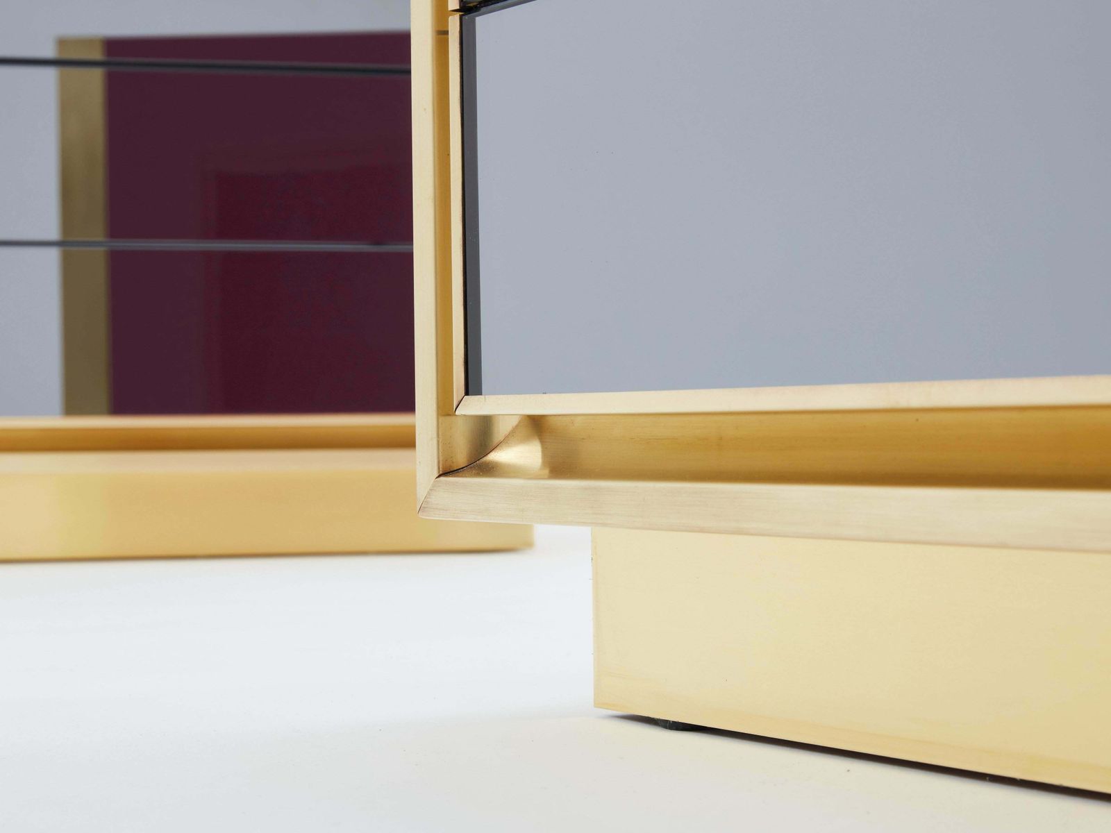 photo vintage Maison Jansen Raspberry Lacquer Brass Mirrored Nightstands 1970s
