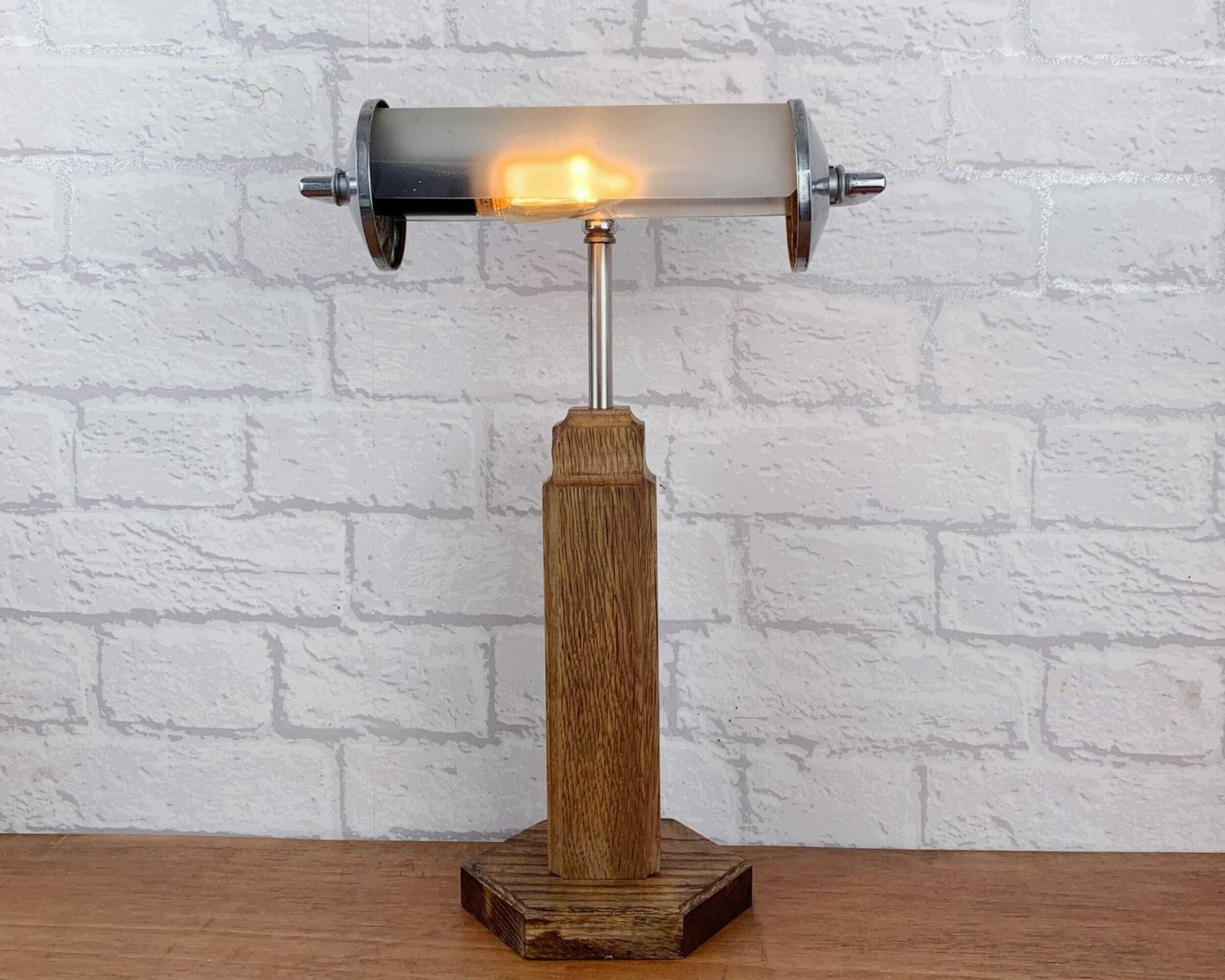 Vintage Wood Bankers Style Desk Lamp.