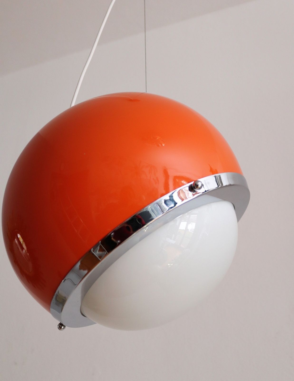 photo vinterior Italian Midcentury Pendant Lamp From The Space Age In Glass And Aluminium, 1960s