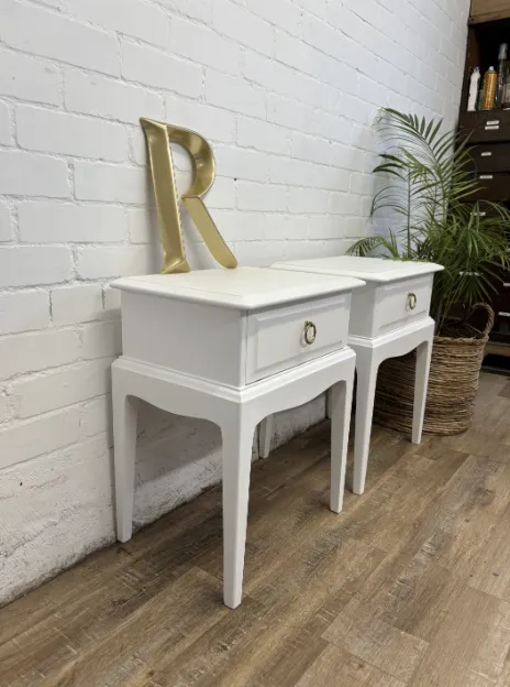 Stag Minstrel Pair Of ‘Leggy’ Bedsides Painted White photo vintage