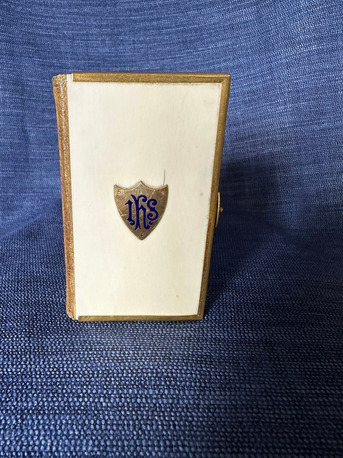 Antique Miniature Common Prayer Book   Henry Frowde White Cover photo furniture