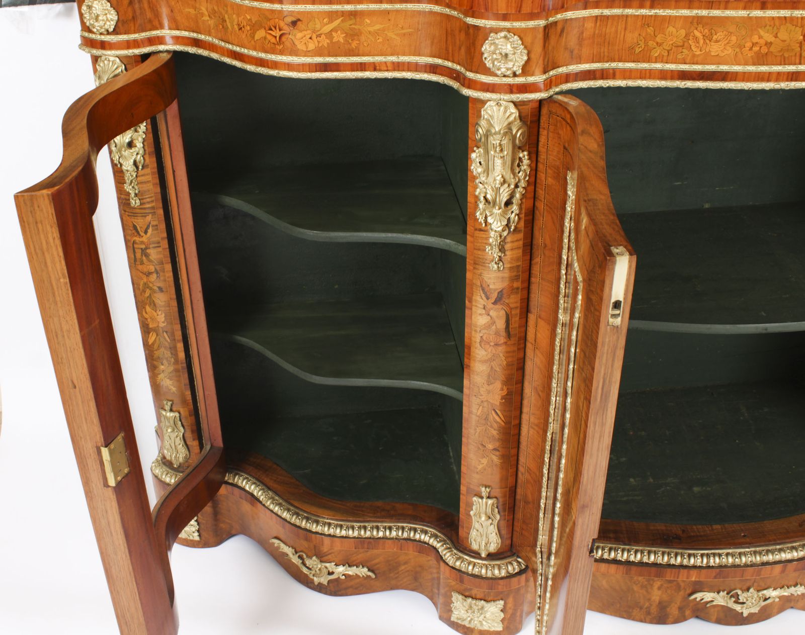 photo vintage Antique Large Ormolu Mounted Walnut & Marquetry Serpentine Credenza 19th C