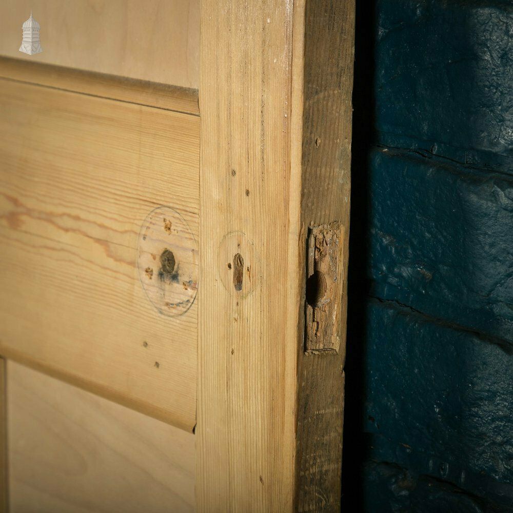 photo vintage Pine Panelled Door, Moulded 3 Panel