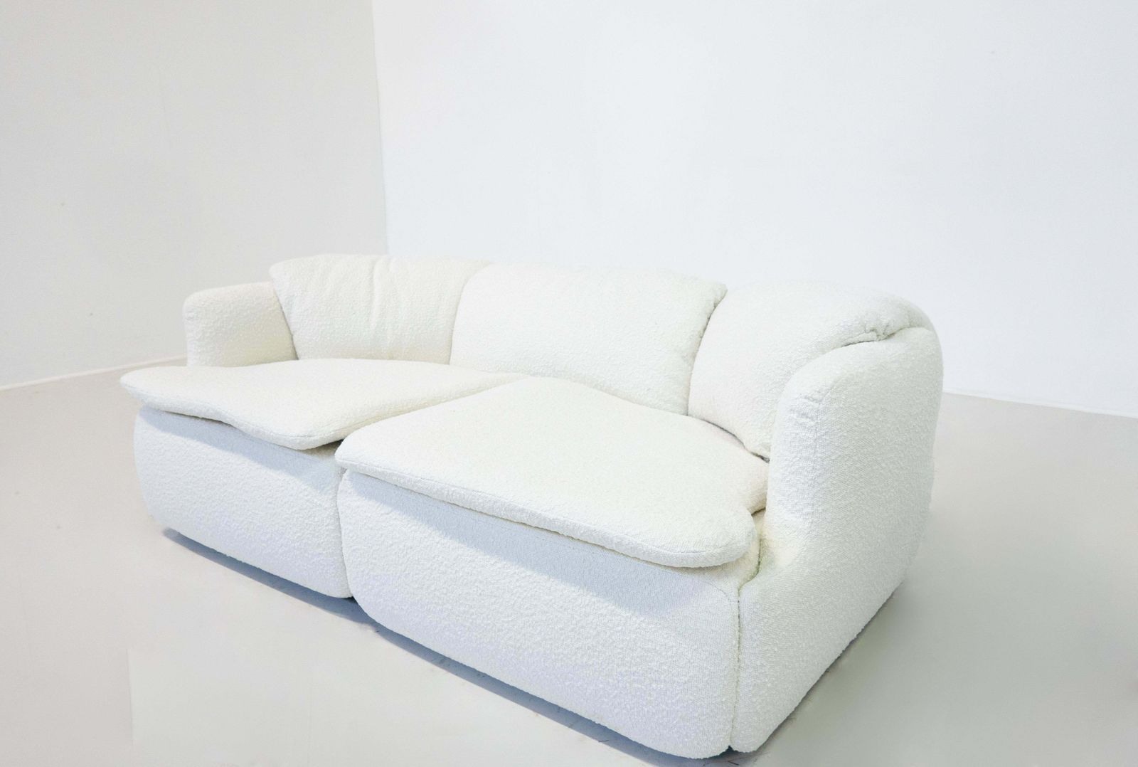 Mid Century Confidential Sofa By Alberto Rosselli For Saporiti, Italy, 1970s photo vinterior