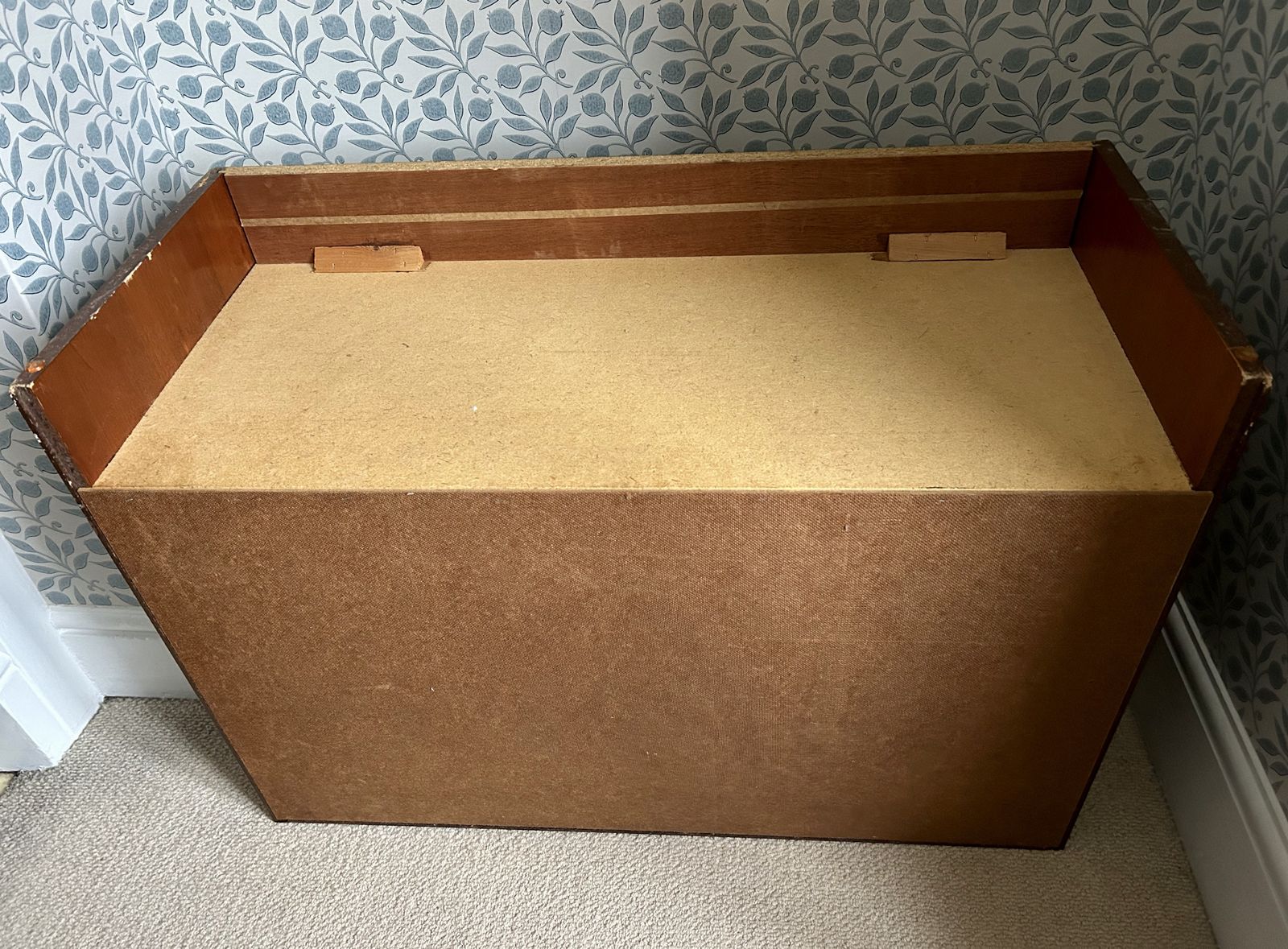 Stunning Rosewood Mid Century 'Danish' Chest Of Drawers C.Late 1950s/Early 1960s photo vinterior