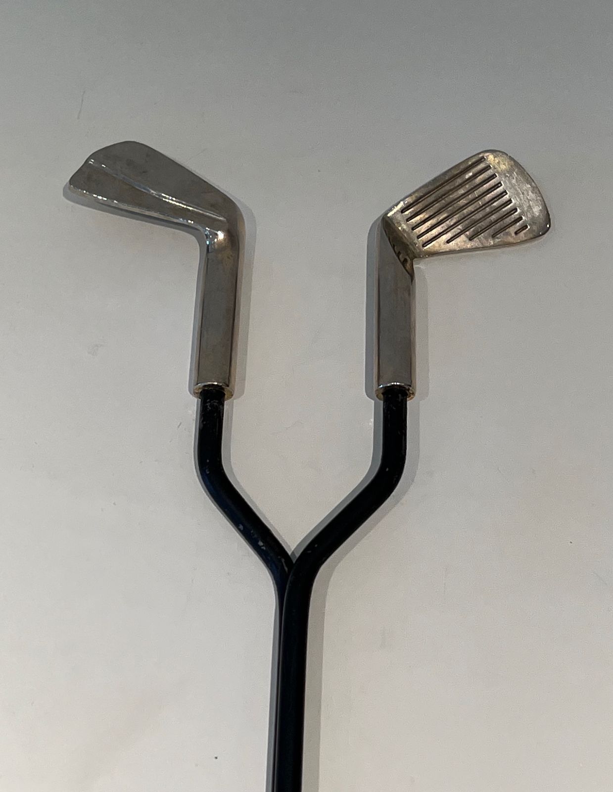 photo vintage “Golf” Model Fire Kit In Black Lacquered Metal And Chromed Brass