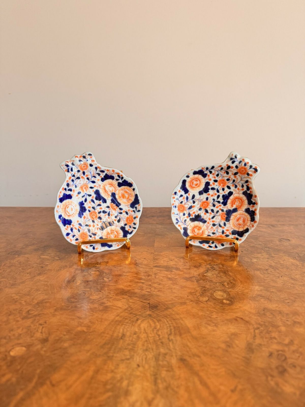 Unusual Pair Of Antique Japanese Imari Shell Shaped Plates photo vinterior