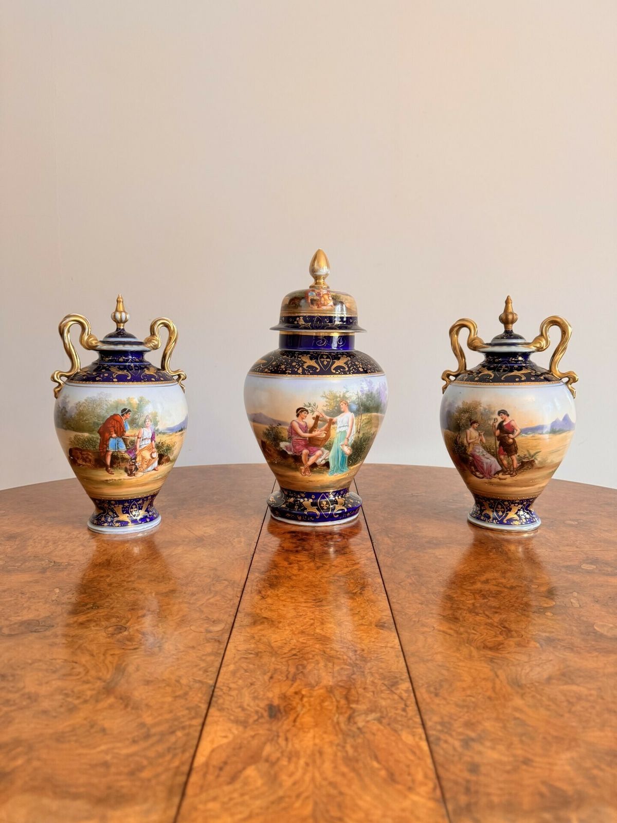 Home Decor Fine Quality Antique Royal Vienna Vase Garniture photo