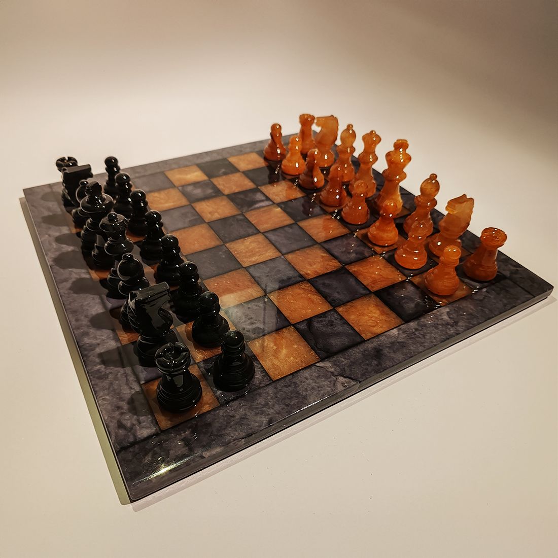 Chess Set In Hand Carved Italian Alabaster Of Volterra   Black And Natural Agate 1970s