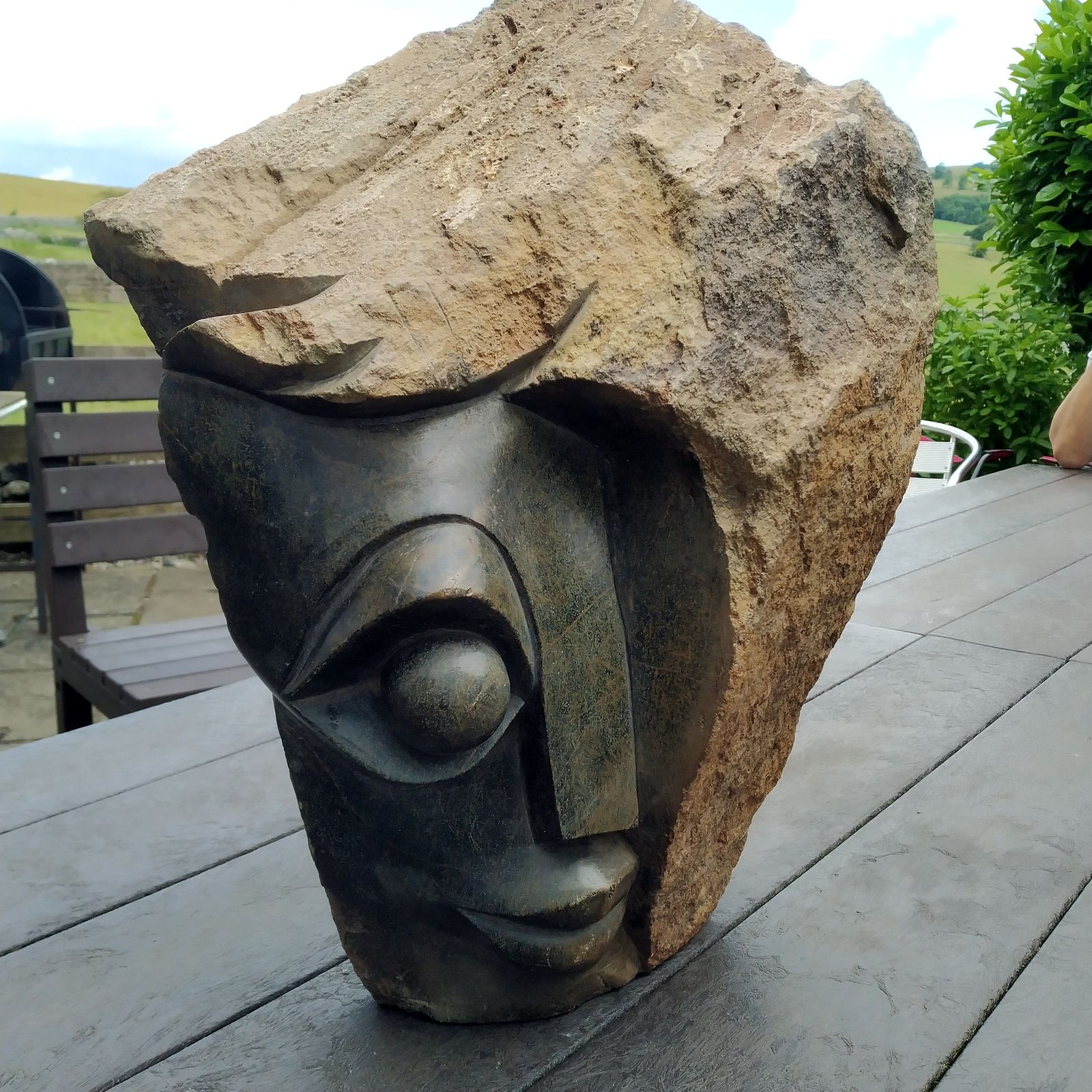 A Large And Striking Signed Shona Sculpture By Kuda Kapuya (Zimb.) In Springstone