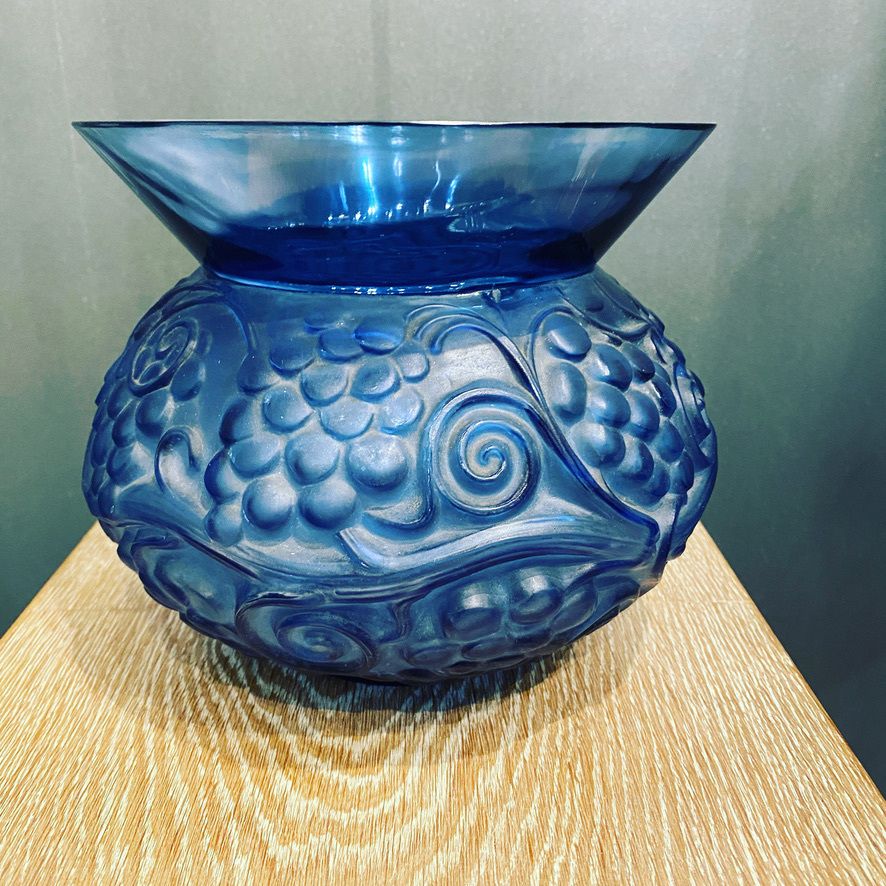 photo furniture A Rene Lalique Fontainebleau Blue Glass Vase