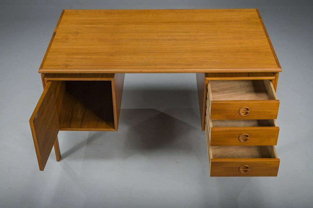 1409.0 Danish Desk By Arne Vodder For Gv Møbler, 1960s photo