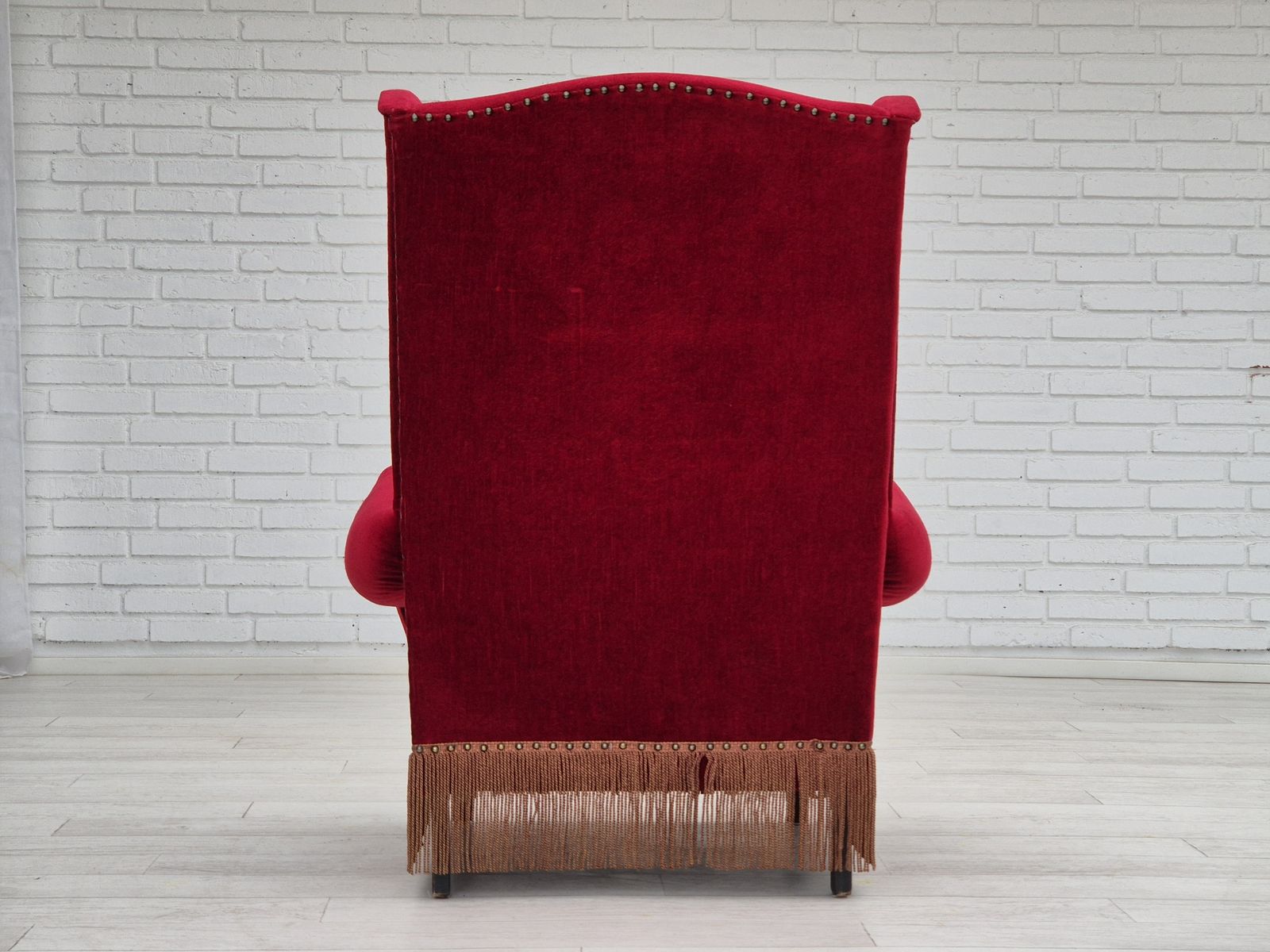 photo vintage 1960s, Danish Wingback Armchair, Original, Furniture Velour, Oak Wood Legs.