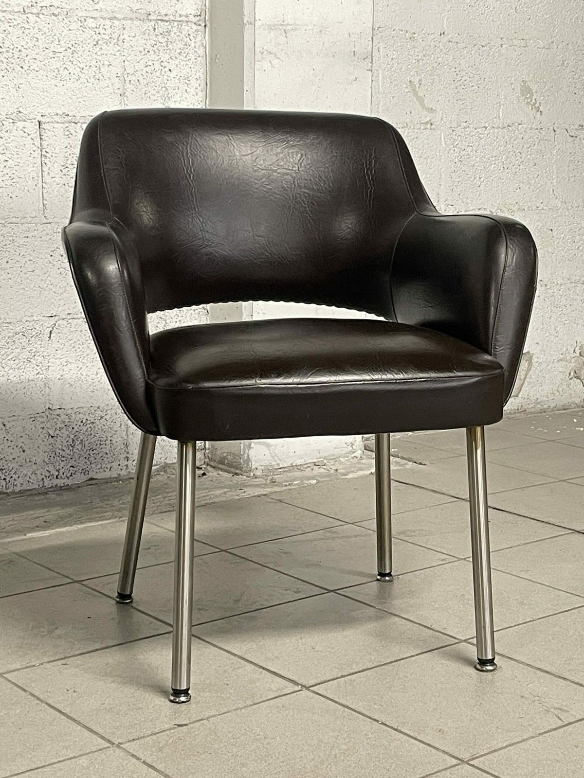 Pair Of 70's Armchairs By Mobiltecnica (Turin) photo furniture