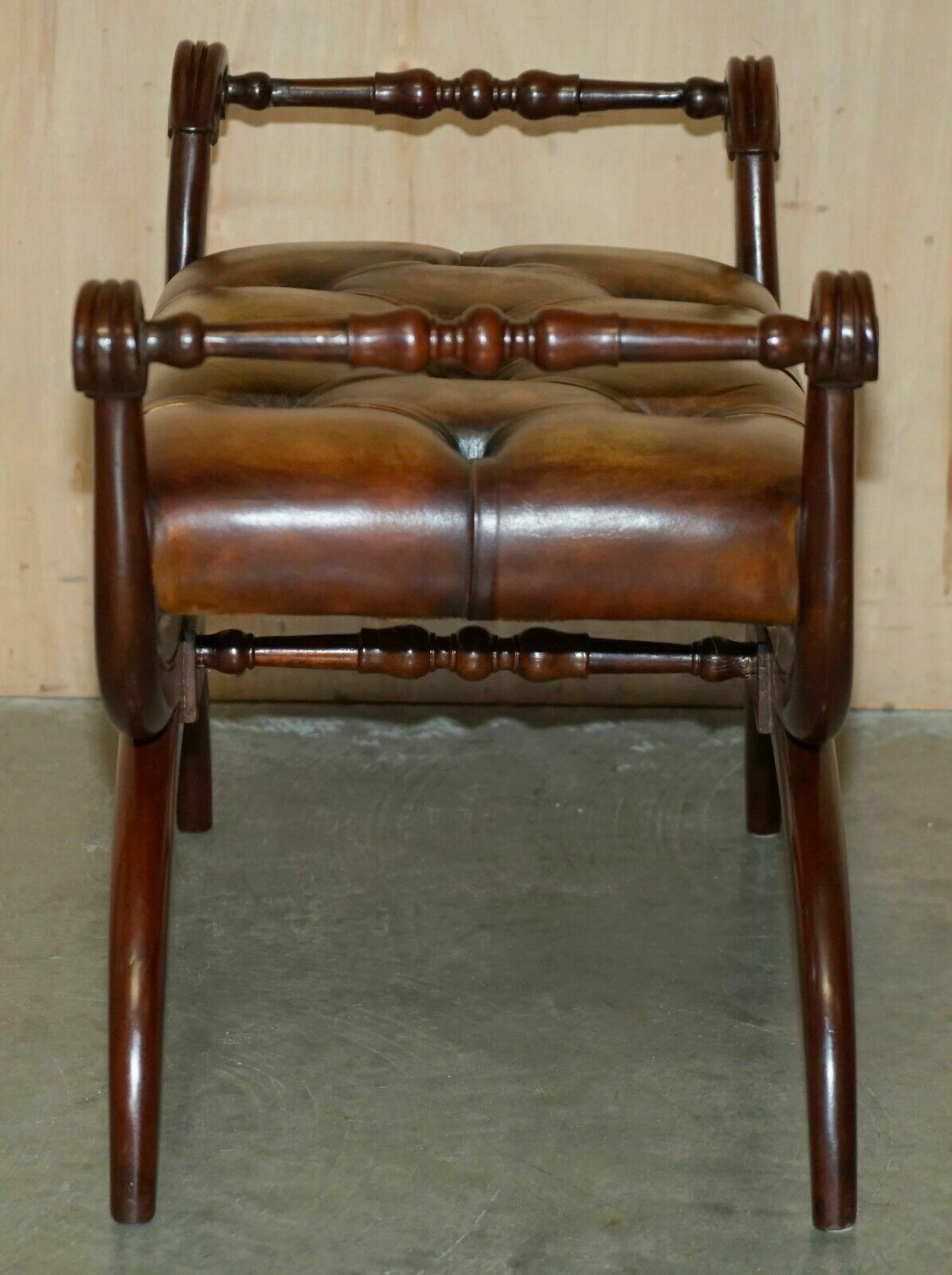 photo vinterior Pair Of Antique Brown Leather Chesterfield Tufted Regency Framed Footstools