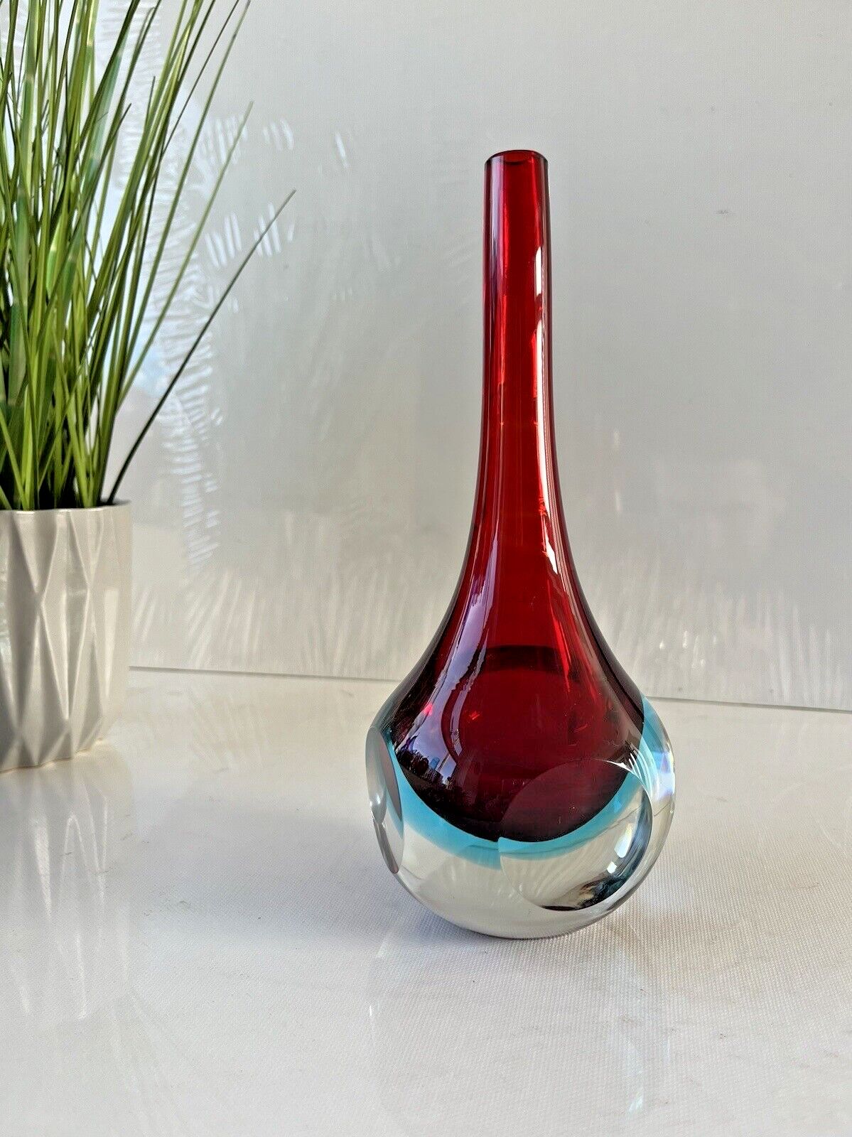 Unusual Vintage Red & Blue Sommerso Round Faceted Glass Bud Vase Murano Style Cenedese Formia Oball 5th Avenue Fifth Ave photo vinterior