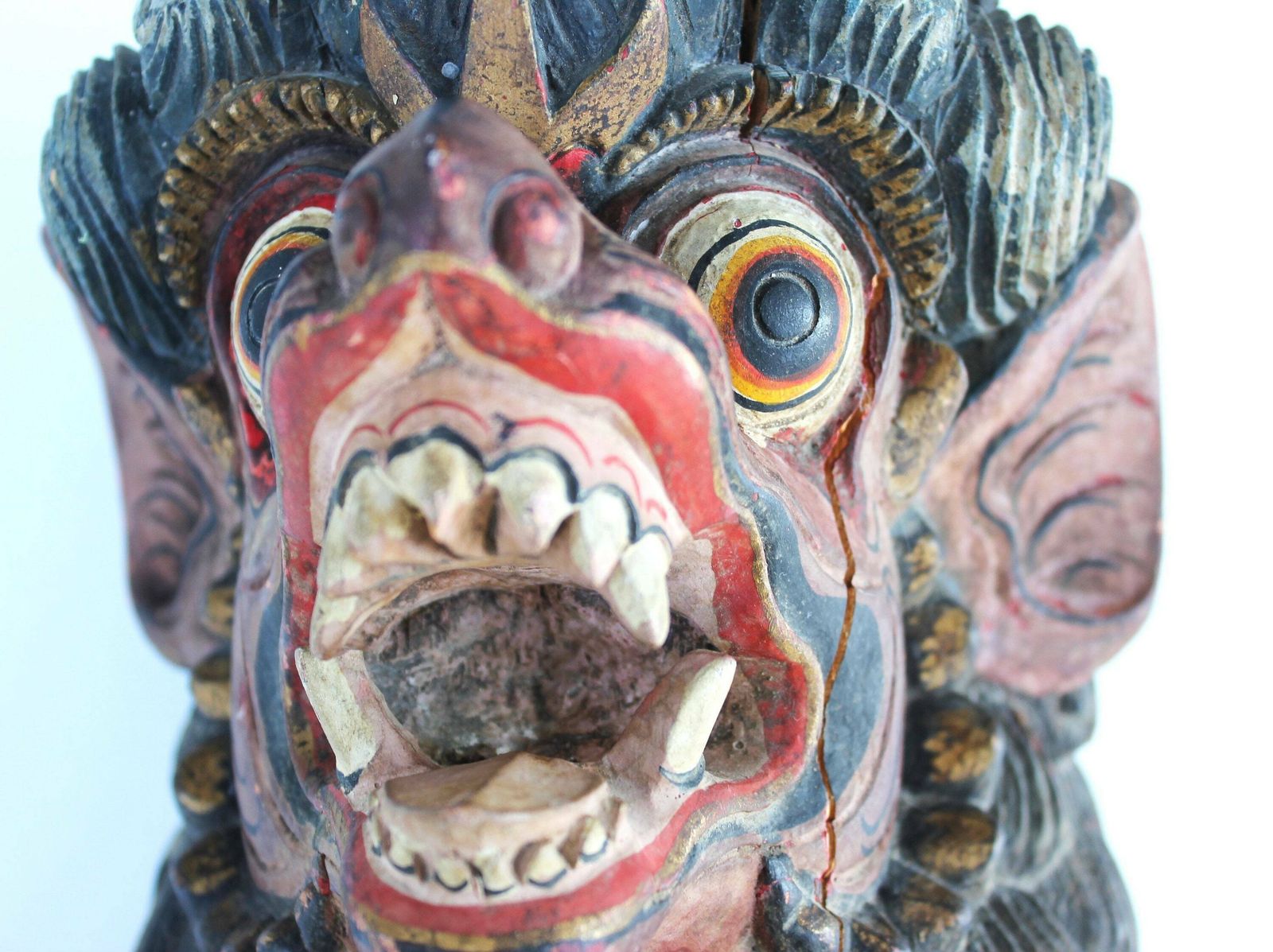 photo furniture Tribal Hand Carved Barong Head, Wooden Balinese Singha , A Winged Lion, Figurine, Collectible Indonesian Art Decor