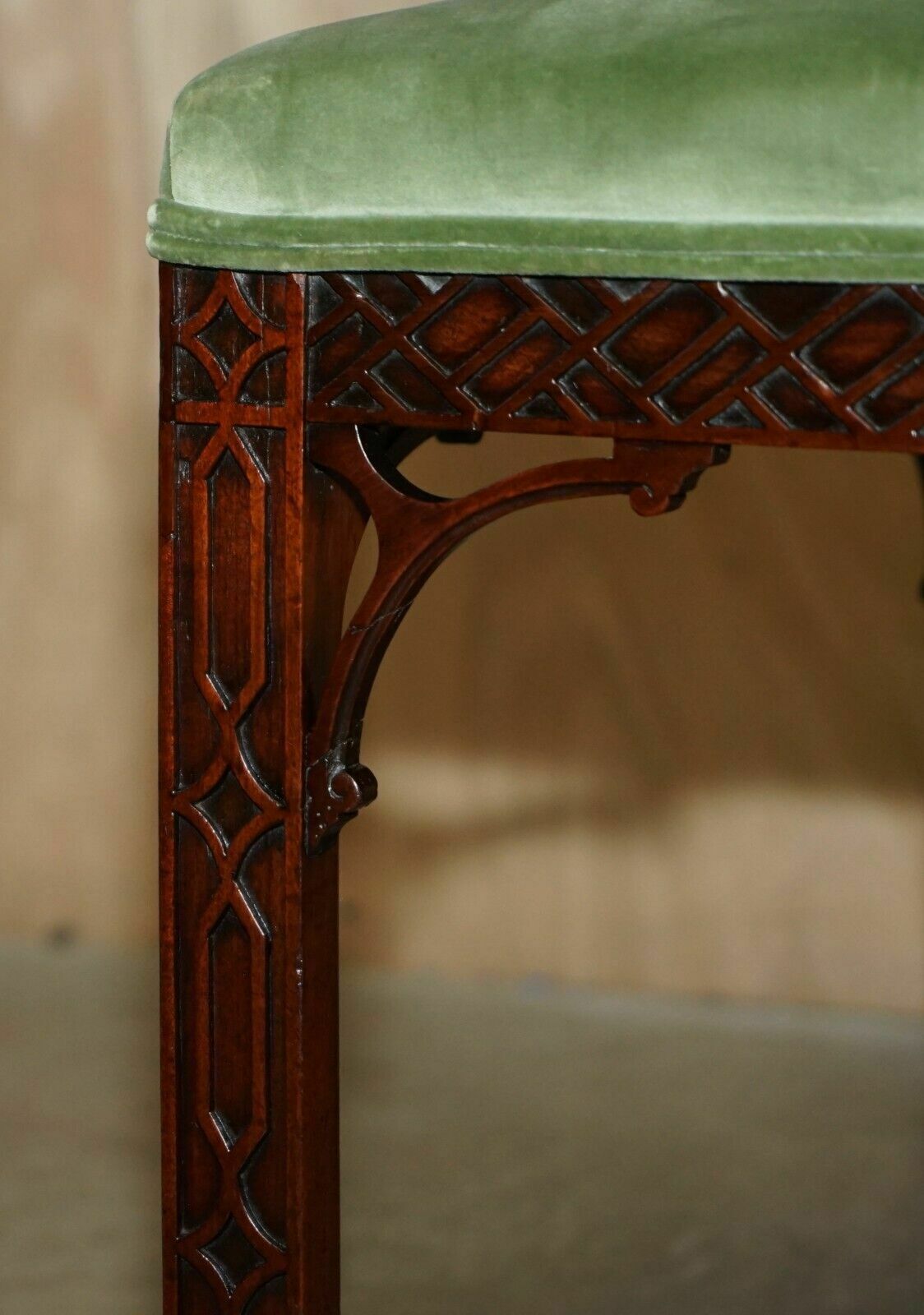 photo furniture Sublime Pair Of Antique Victorian Thomas Chippendale Ornately Carved Side Chairs