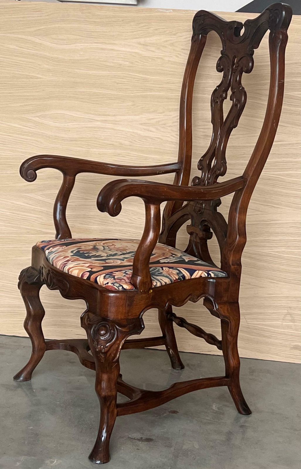 Paire de fauteuils de salle à manger Chippendale gothique en acajou massif, 1890 photo buy