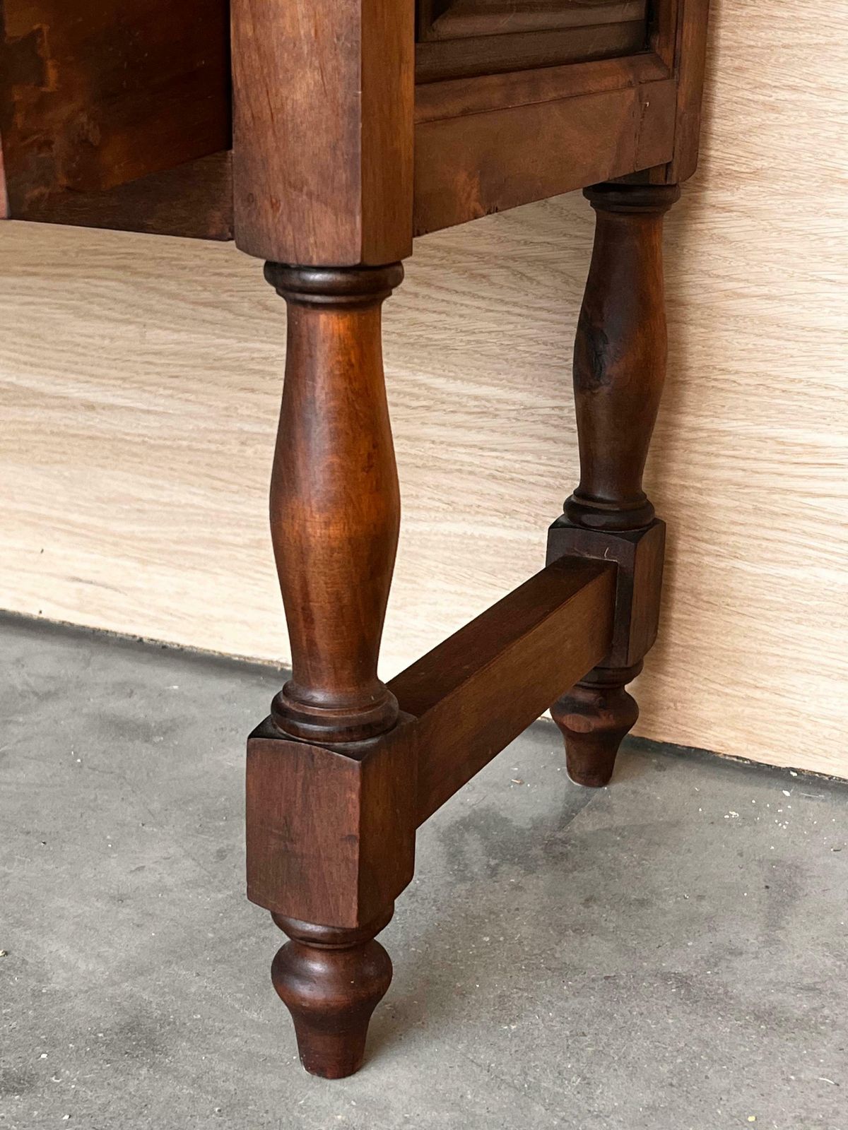 Mobilier Console catalane espagnole en noyer sculpté, quatre tiroirs, XIXe siècle photo