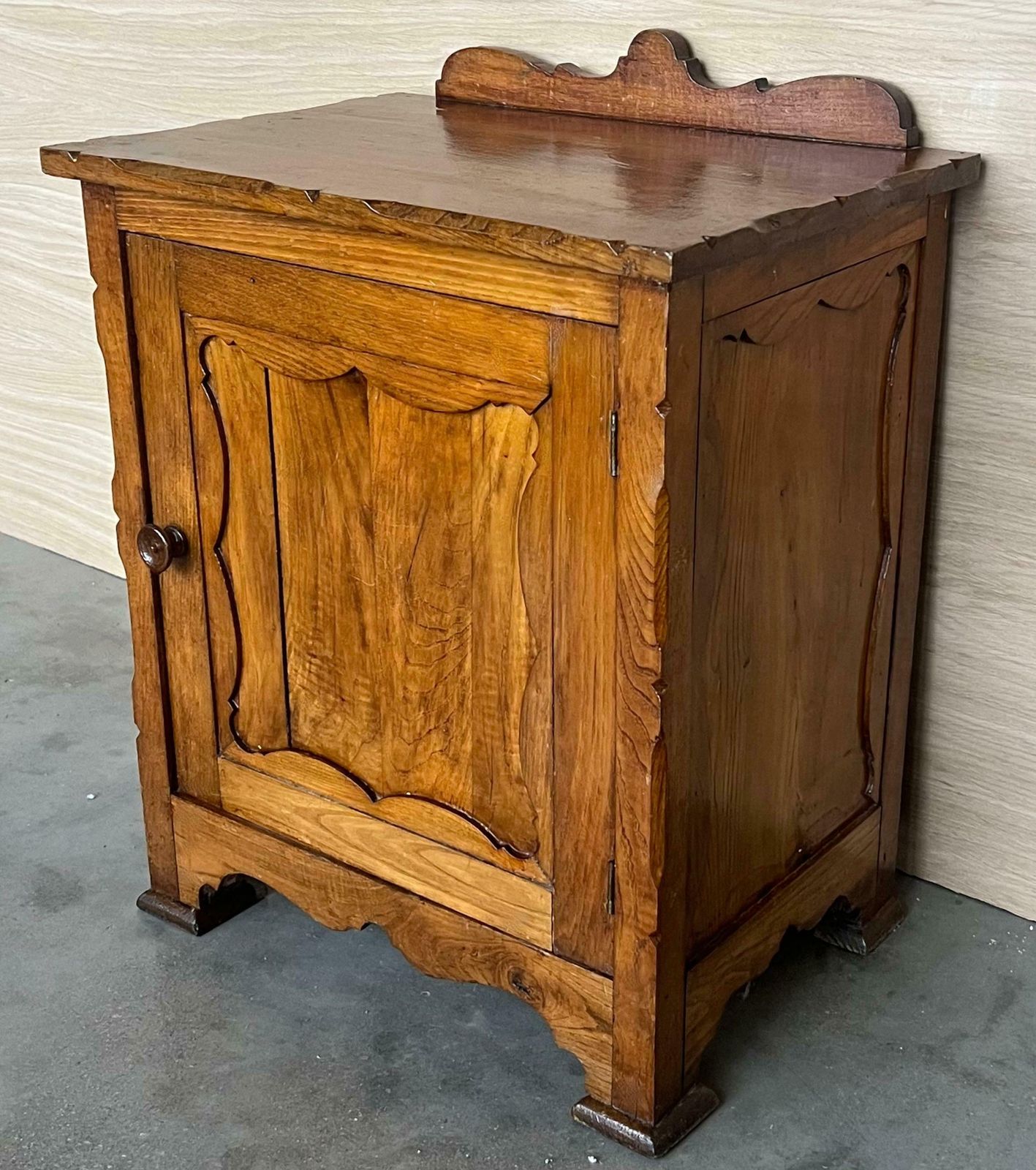 Vintage French Provincial Walnut Nightstands, 1920, Set Of 2 photo Furniture