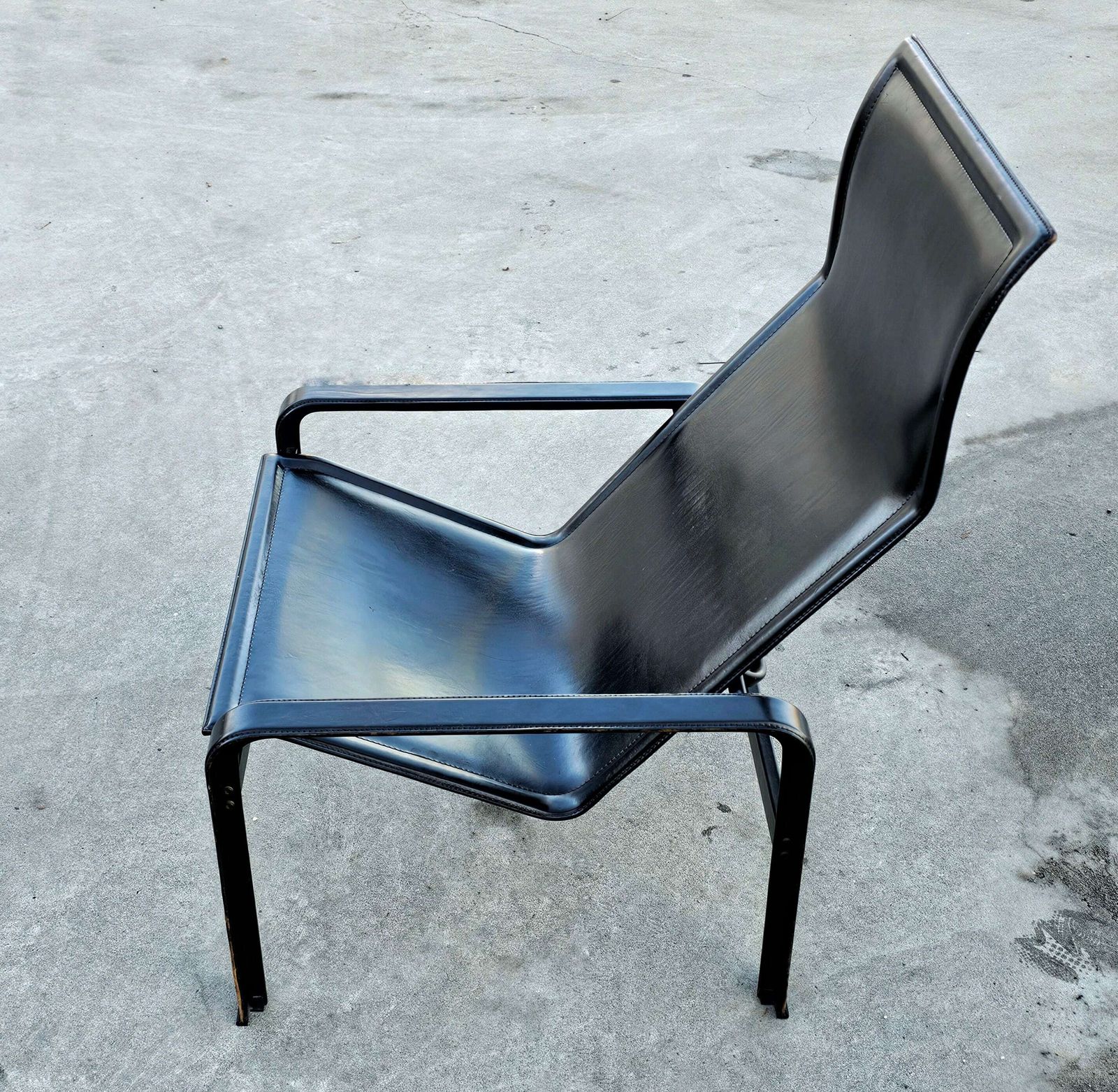 Postmodern Lounge Chair Golfo Dei Poeti In Black Leather By Jacques Toussaint And Patrizia Angeloni For Matteo Grassi / Made In Italy 1970s photo vintage