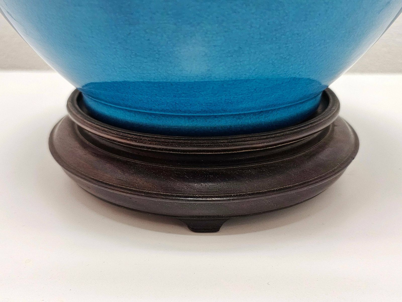 Rare Mid Century Modern Large Ceramic Table Lamp By Warren Kessler New York Done In Ceramics And Mahogany // Made In USA In 1950s photo for sale