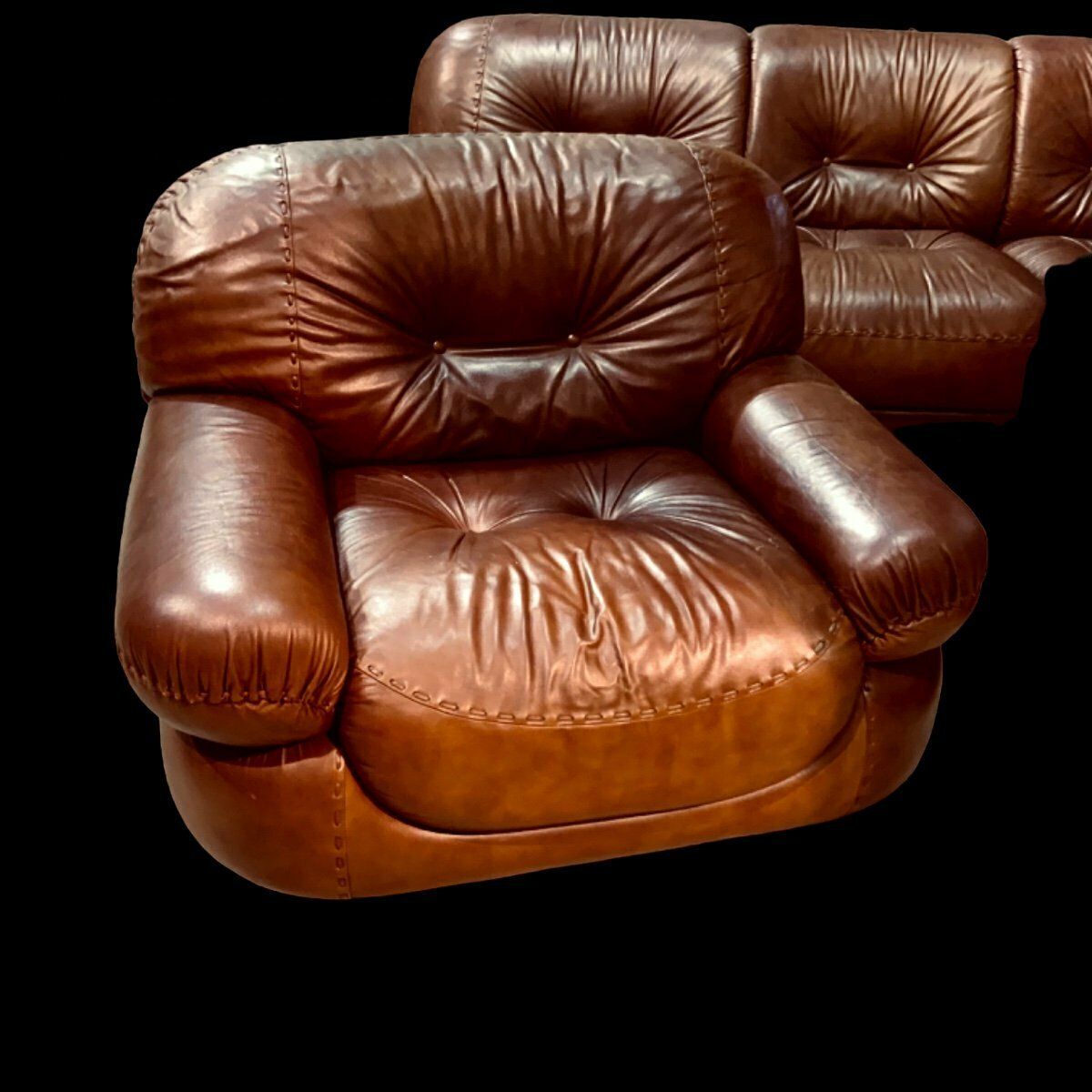 Leather Living Room, A Sofa And Two Armchairs, Sapporo Model For Mobil Girgi. Italy 1970s photo vinterior