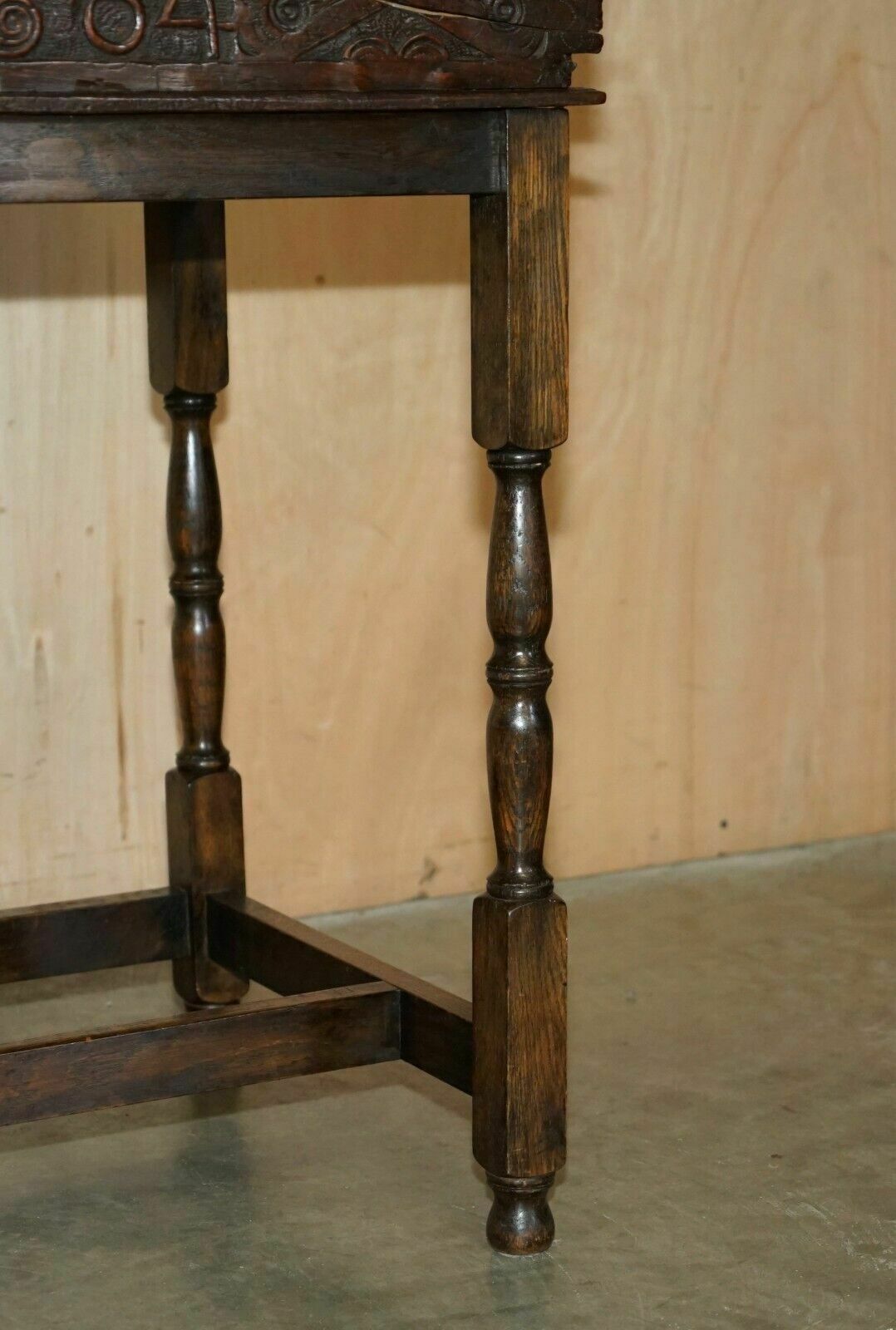 photo vinterior Antique 1684 Dated Hand Carved 17th Century Lift Top Writing Table Desk Bible