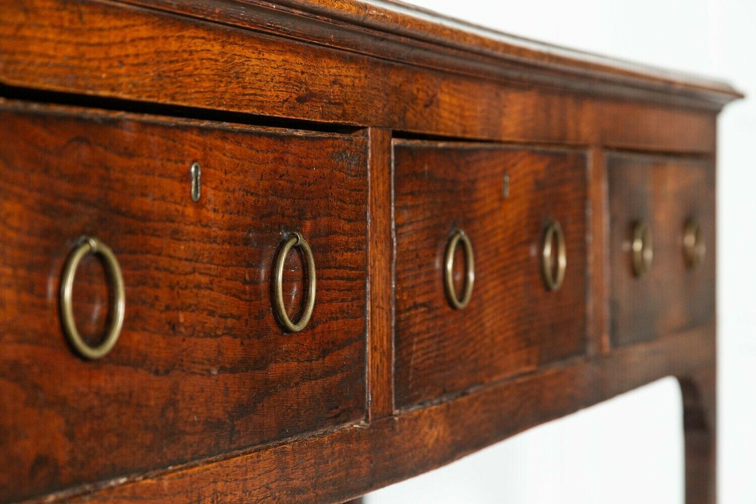 photo furniture 19thc English Oak Dresser Base