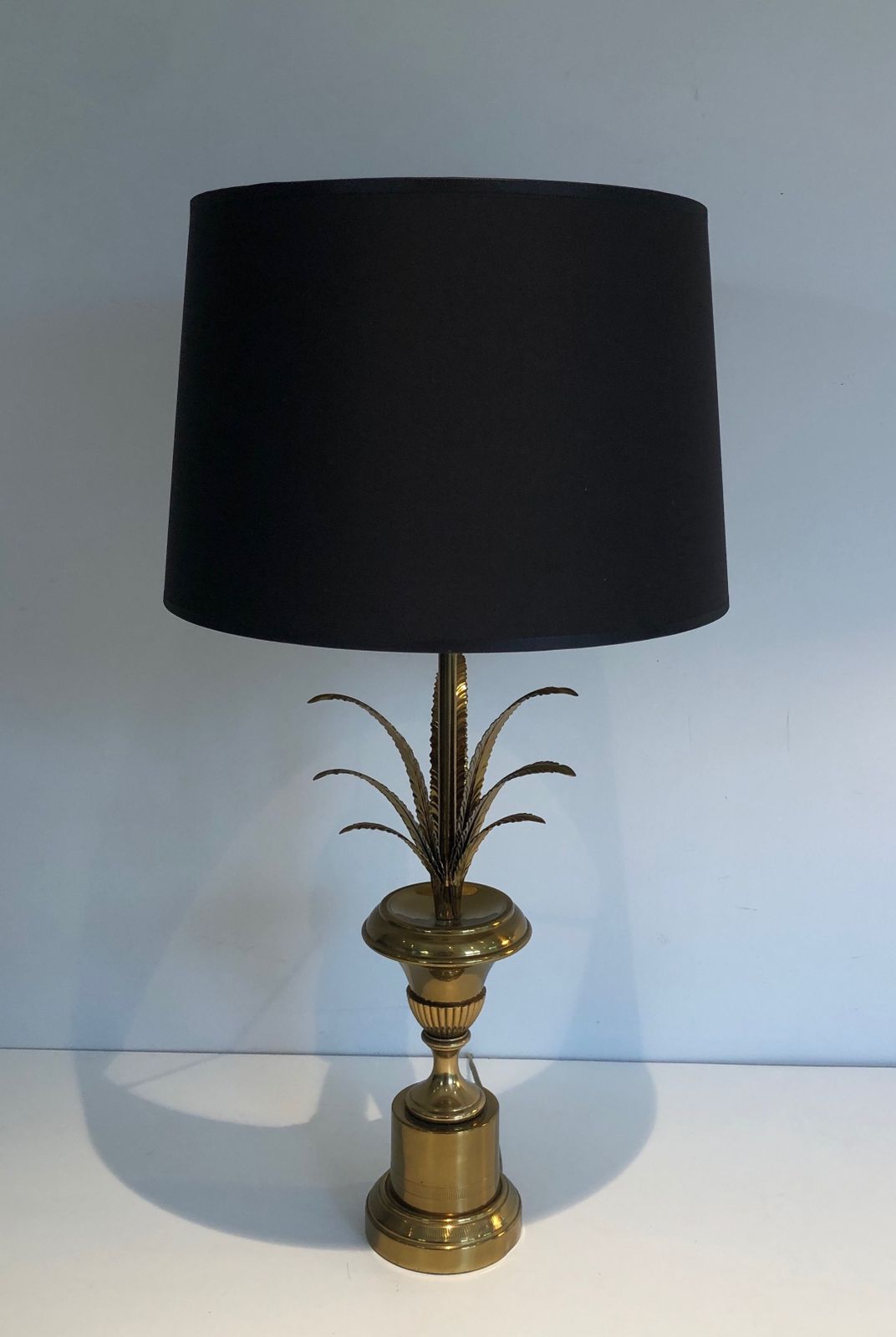Neoclassical Style Palm Tree Table Lamp In Brass In The Taste Of Maison Charles photo for sale