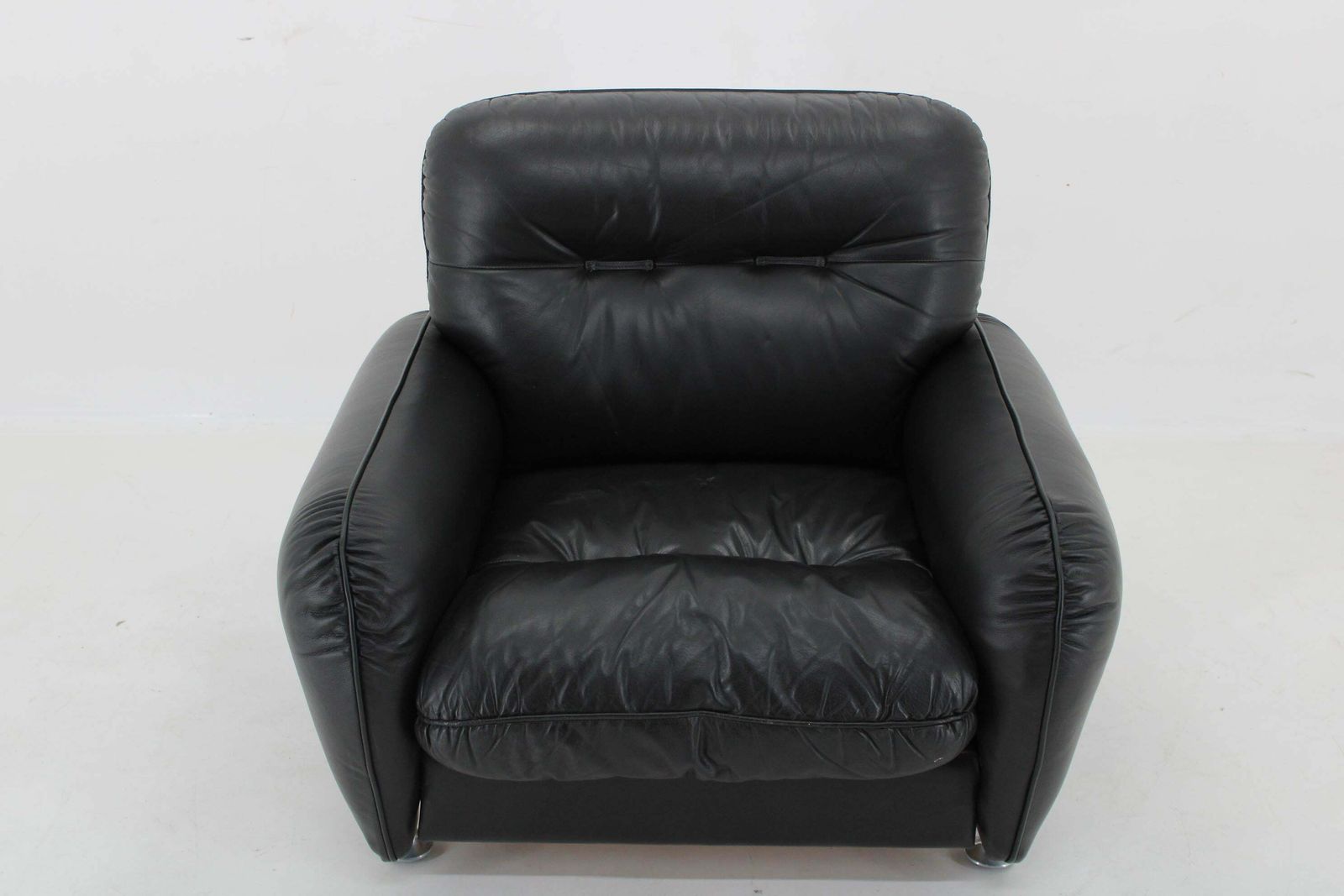 1970s Armchair In Black Leather, Italy photo for sale