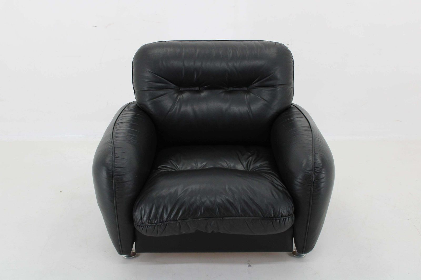 1970s Italian Armchair In Black Leather photo furniture