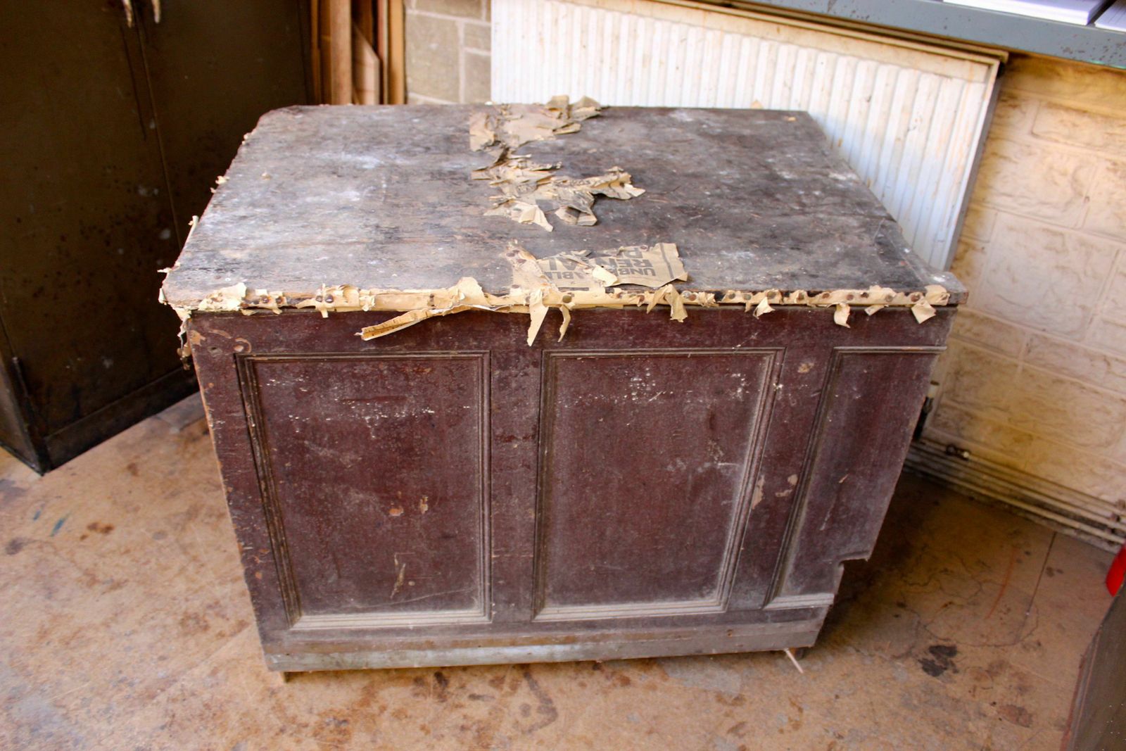 19thc. Rack Of Drawers In Country Out House Condition. photo 350.0