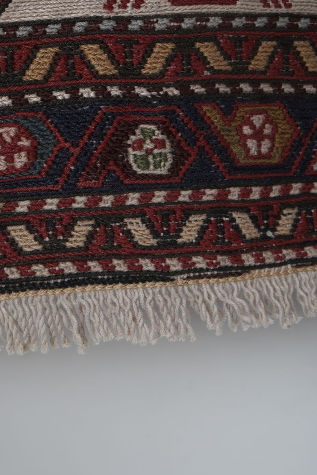 Textiles 1960s Turkish Animal Pictorial Soumac Rug 3'4'' X 6'4'' photo