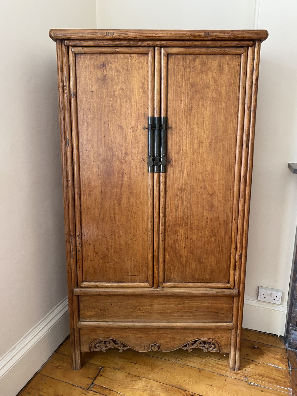 Ming Style Tapered Cabinet With Centre Stile & Dragon Apron